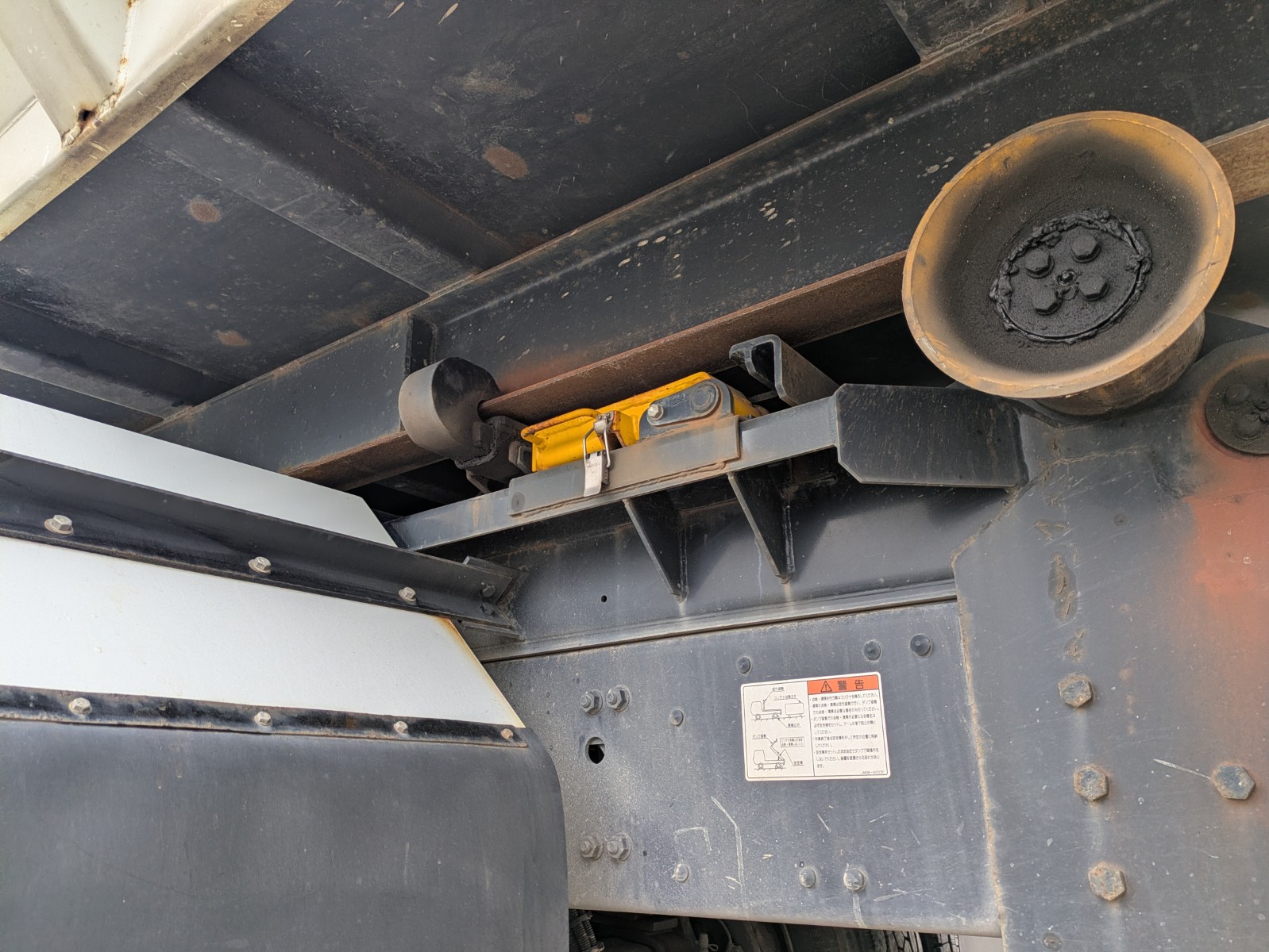 vehicle_image_20251210163849y0CgVfumx8.jpg
