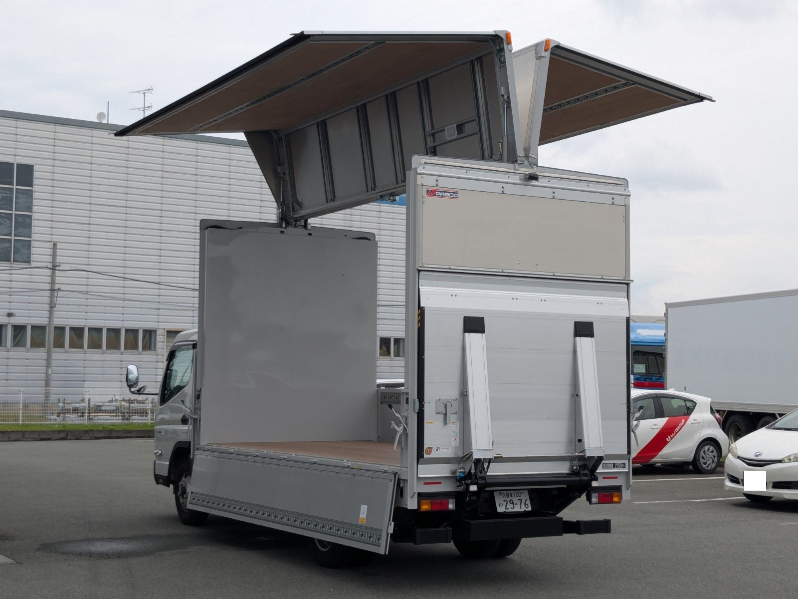 vehicle_image_20260612165818kt1wEaw8kT.jpg