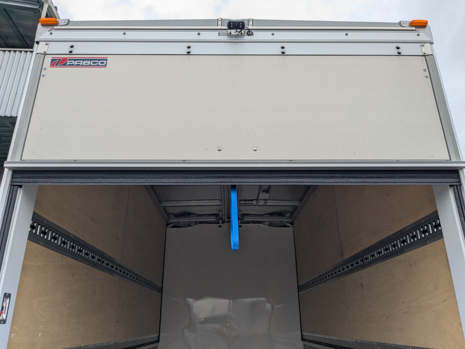 vehicle_image_20260612165207sUTMnZ4Uqn.jpg