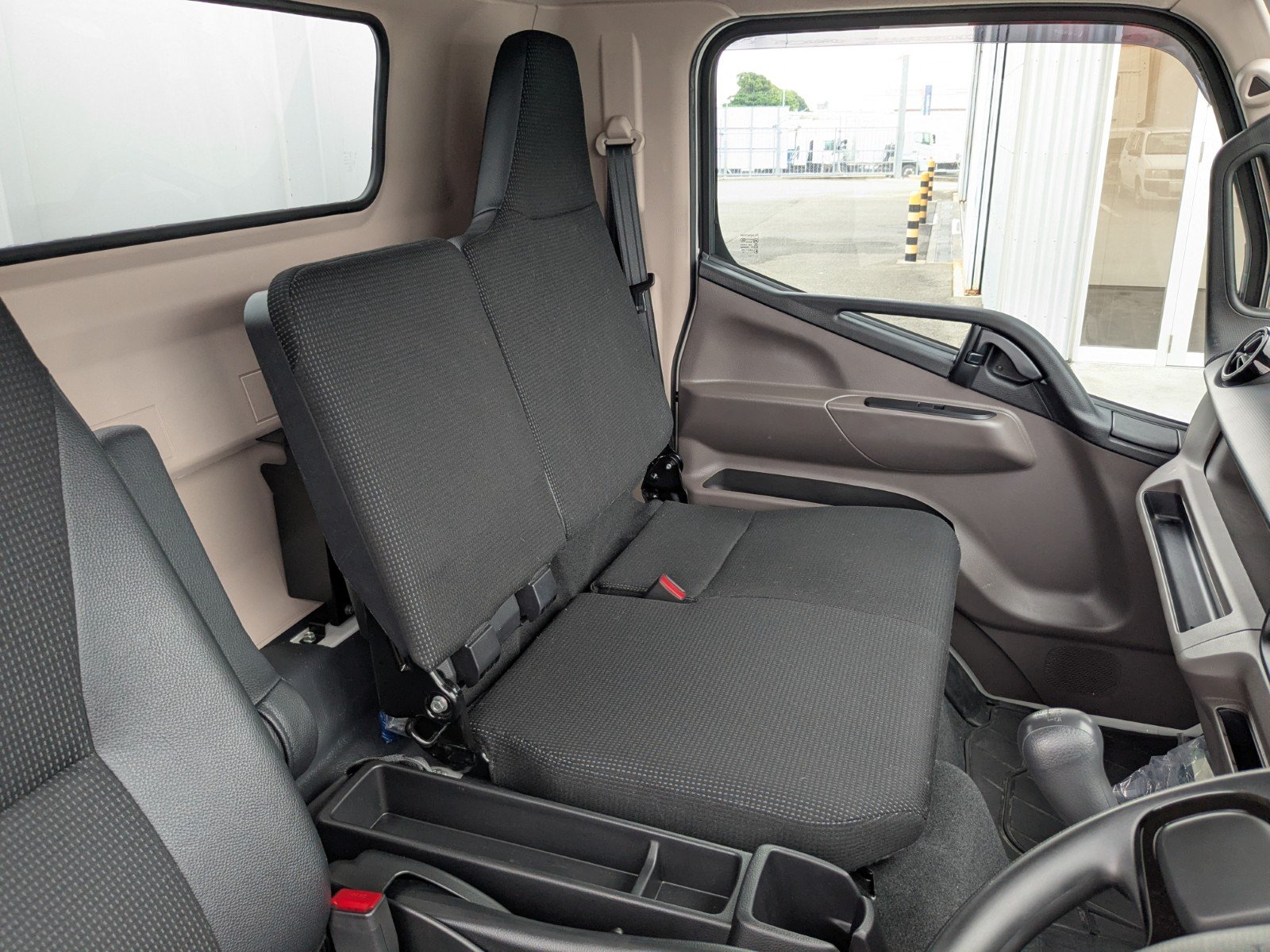 vehicle_image_20260612165207tgQDtwy2oc.jpg