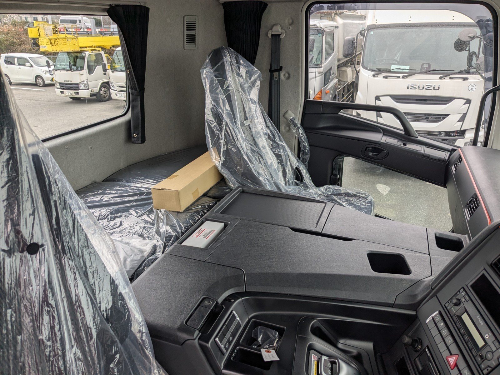 vehicle_image_20260217094934NJr6SRsI1L.jpg