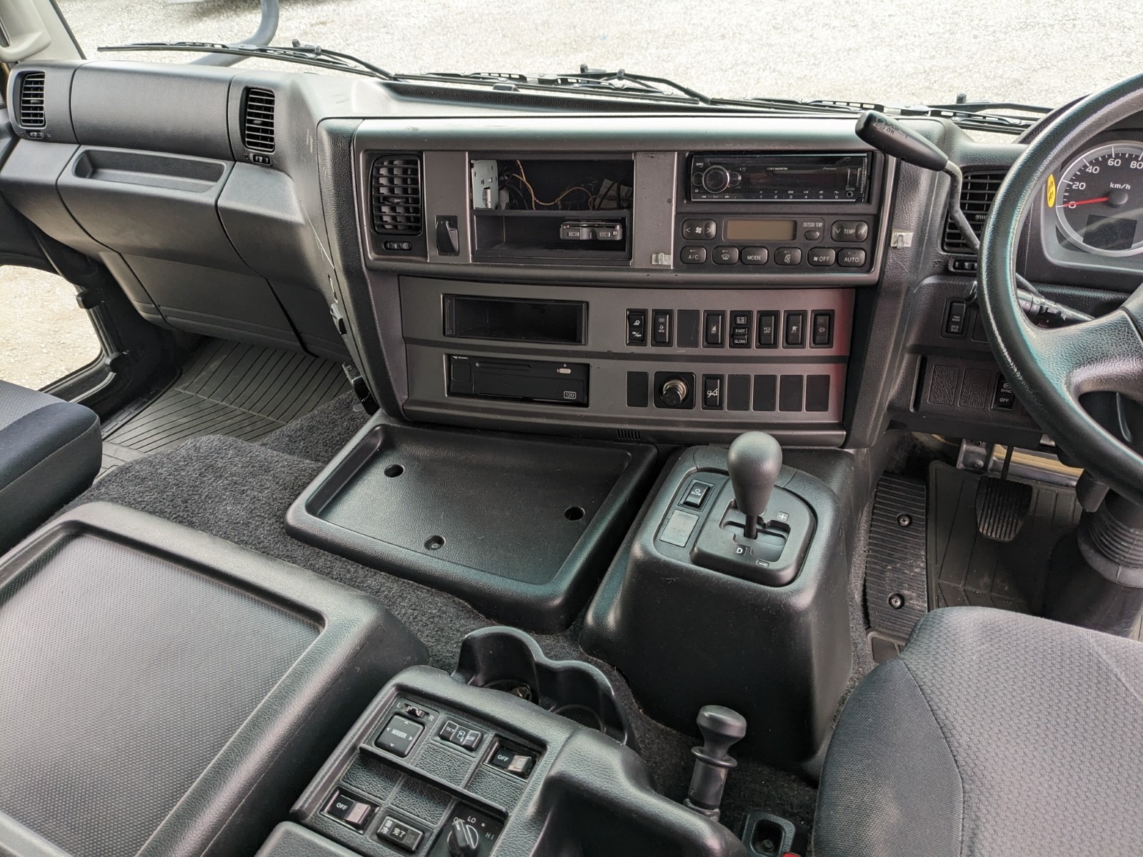 vehicle_image_202512221054260tlgRmoasb.jpg