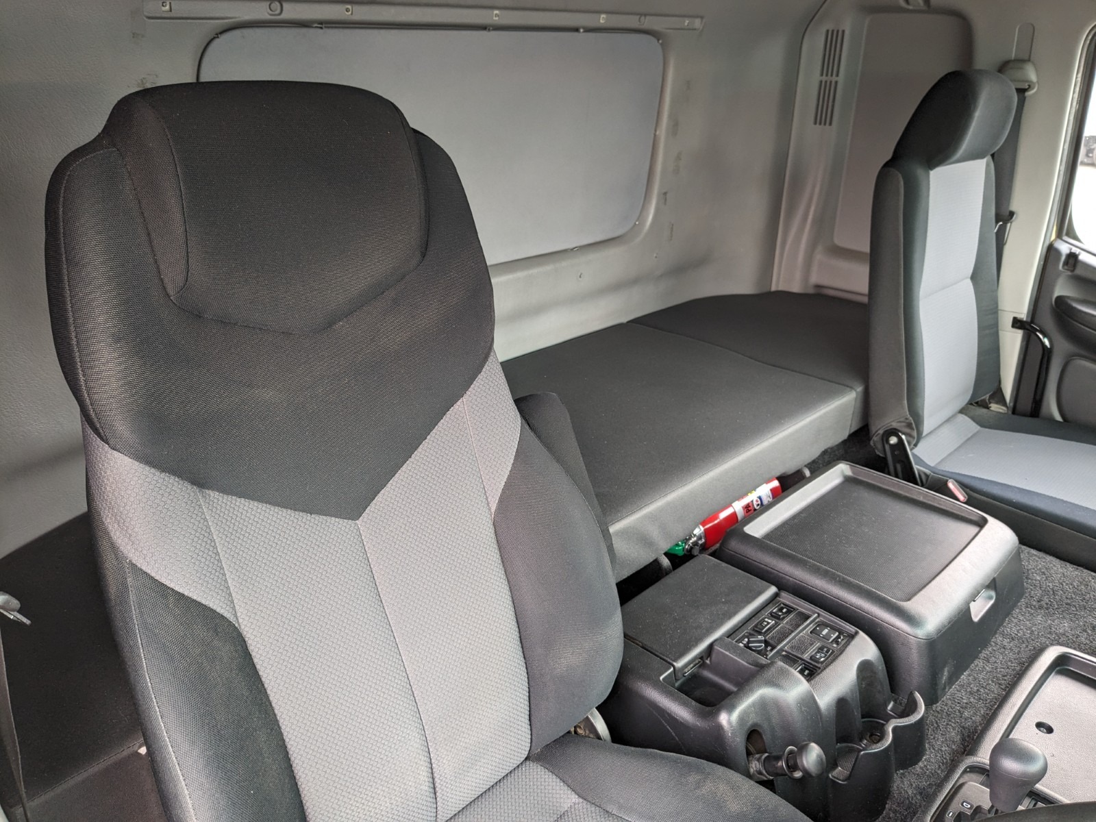 vehicle_image_202512221054262H6ZBnZgp5.jpg