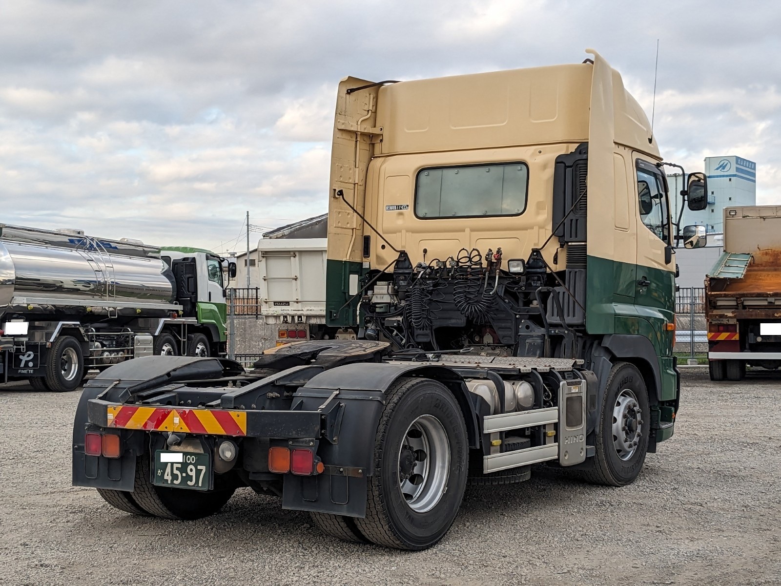 vehicle_image_20251222105426AXUmwRatB1.jpg