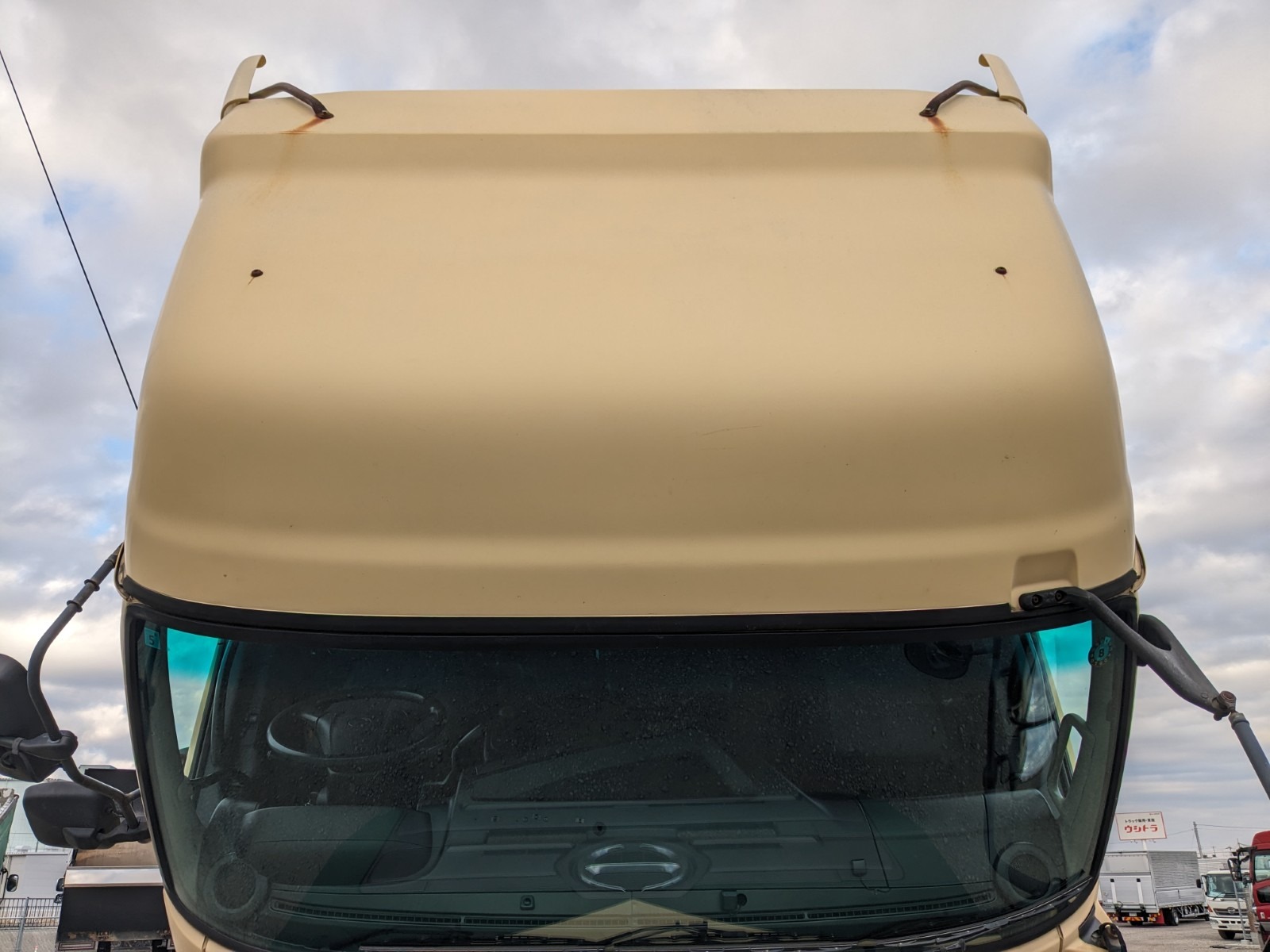 vehicle_image_20251222105426ZFQDWgunsz.jpg