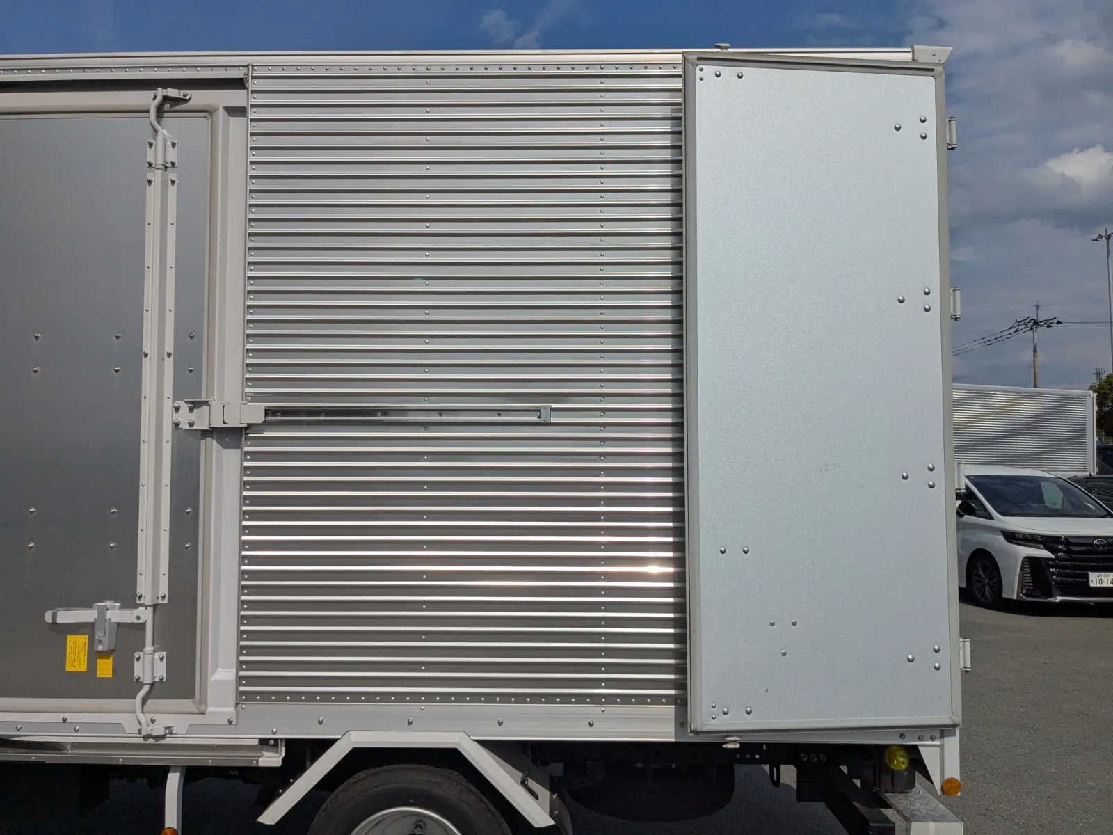 vehicle_image_20260619092834rfEYkyB3Fz.webp