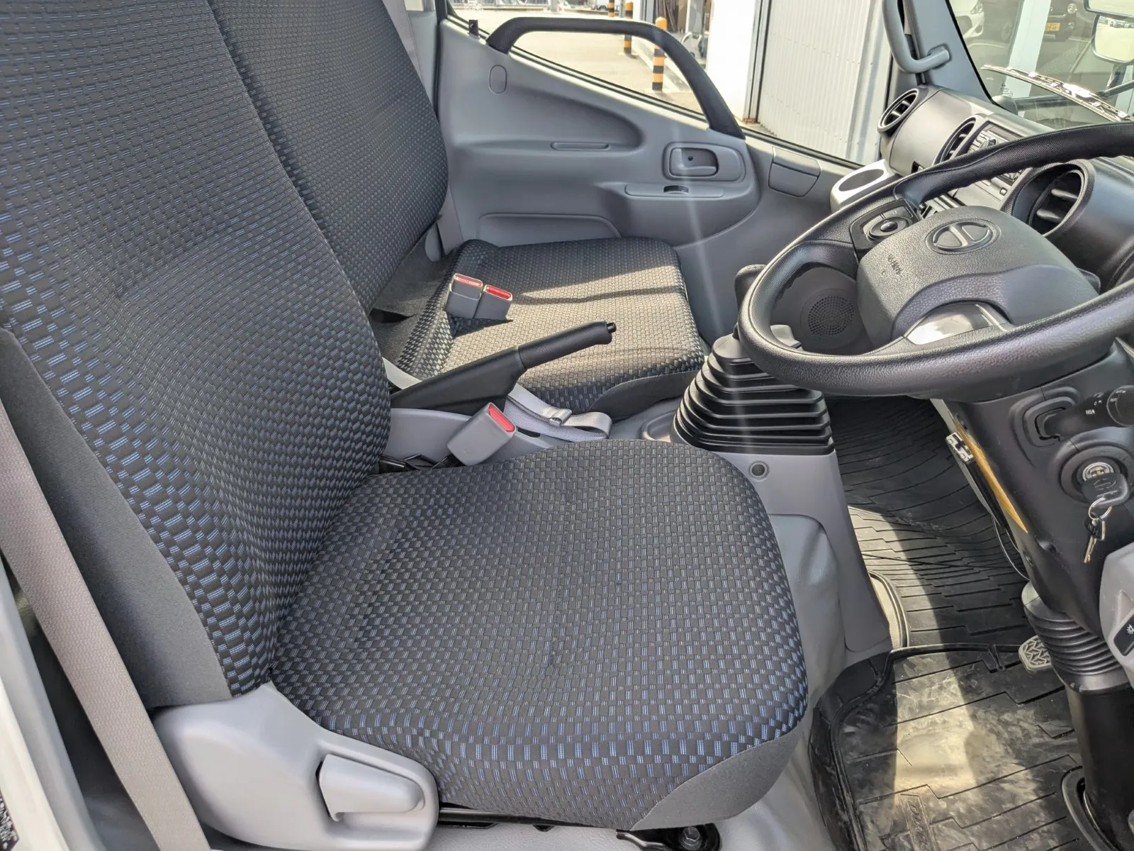 vehicle_image_20260619092834tLMMaMfdMM.webp