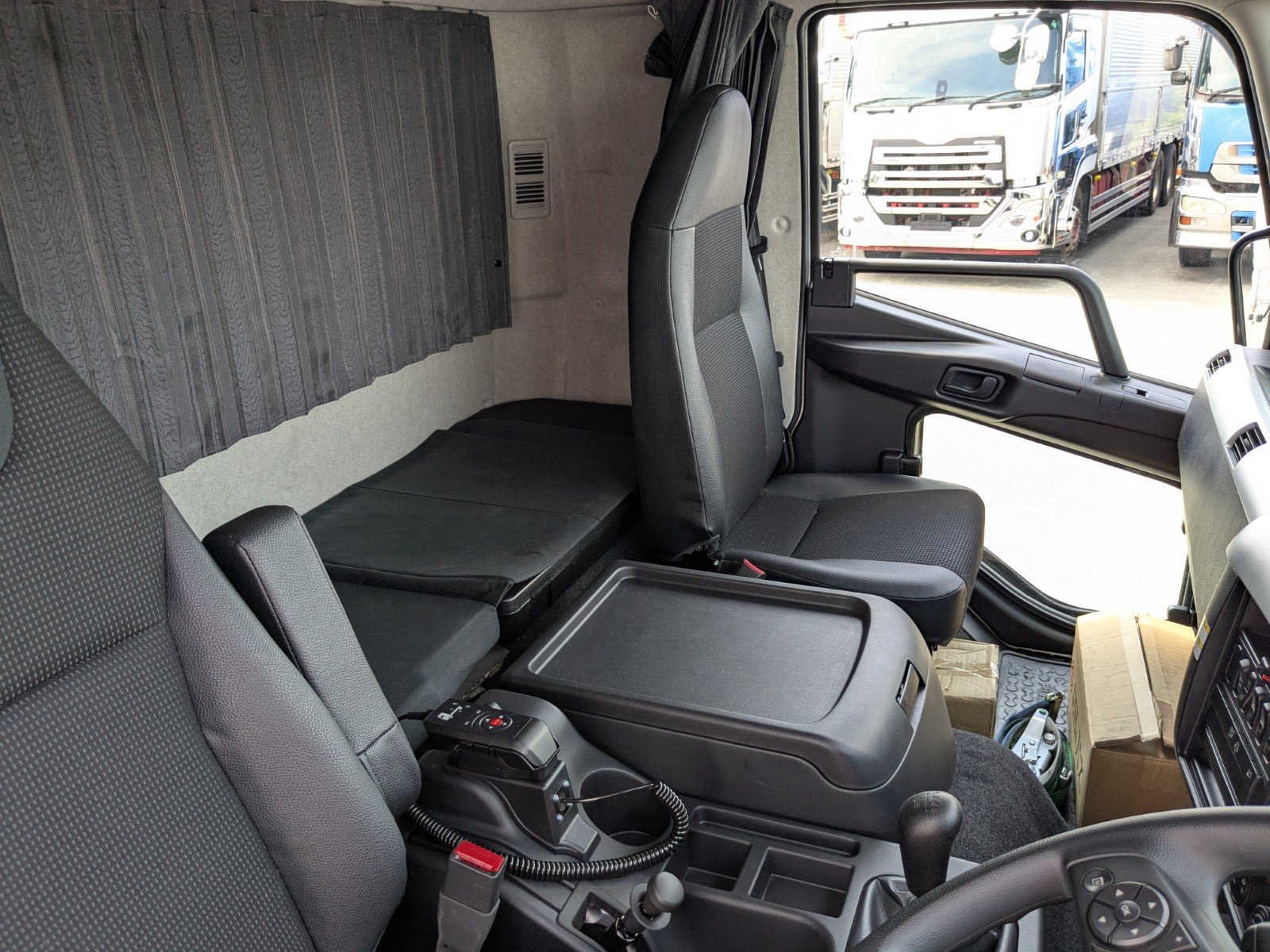 vehicle_image_20260612171958NPq1RW2Yhz.jpg