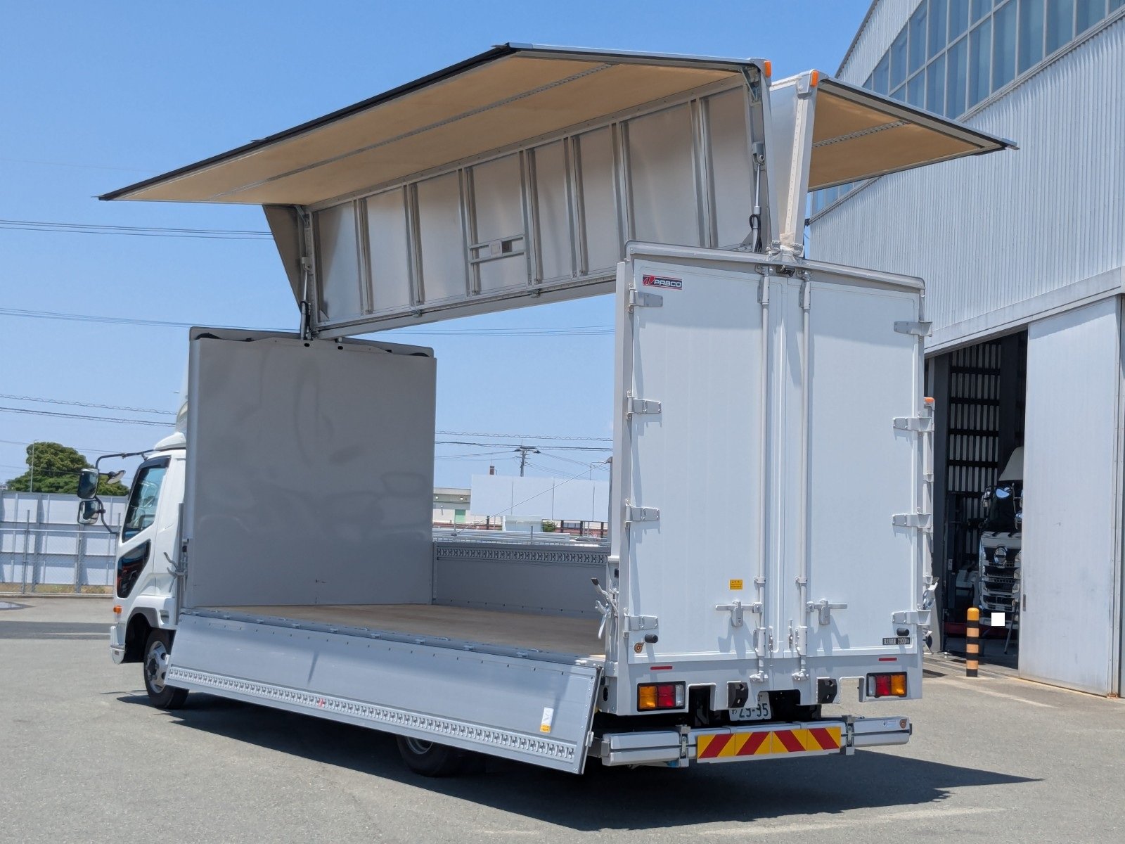 vehicle_image_20260612172511hvXkT6q5G8.jpg