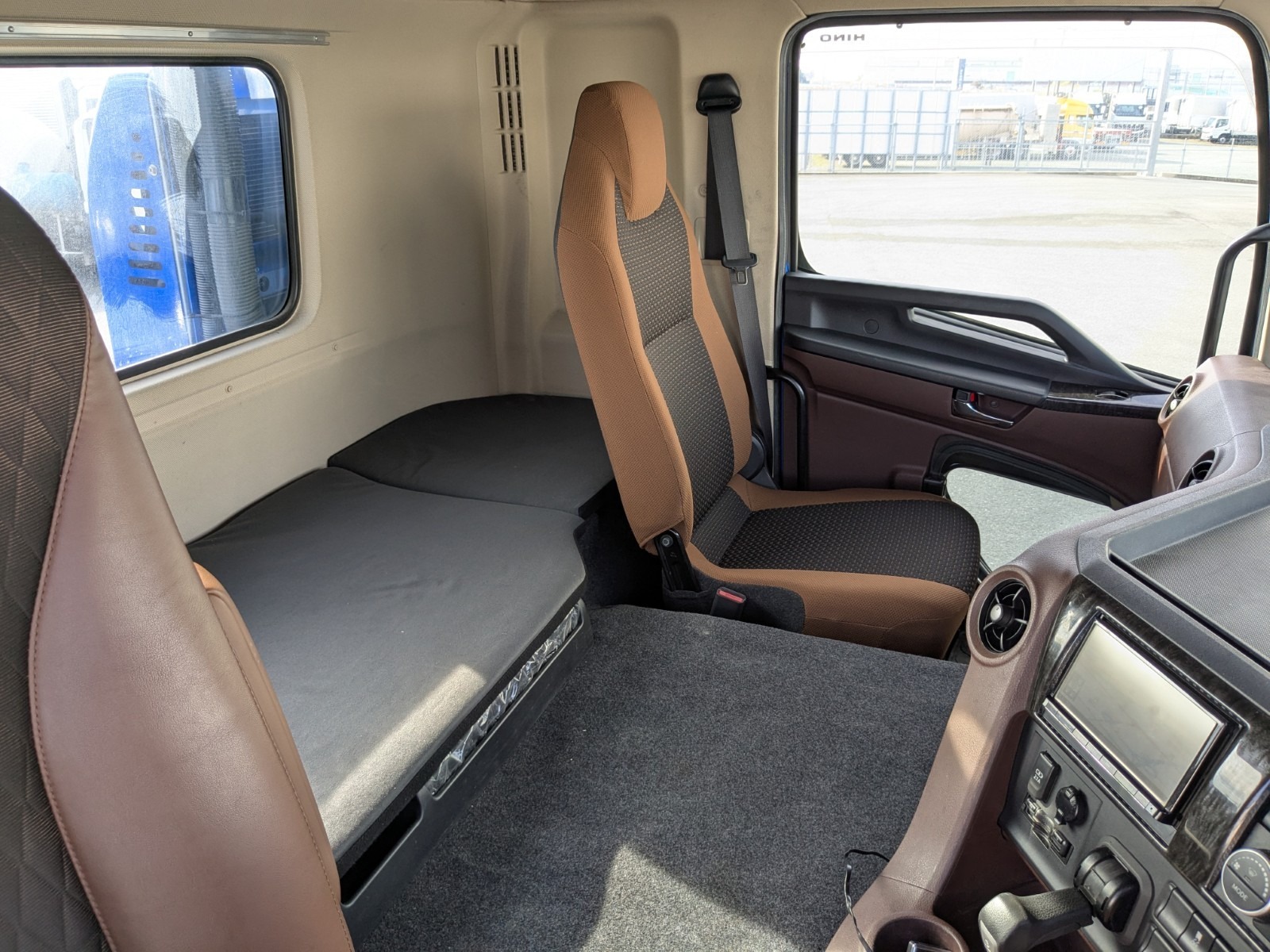 vehicle_image_20251224110408FloEmsWzQP.jpg