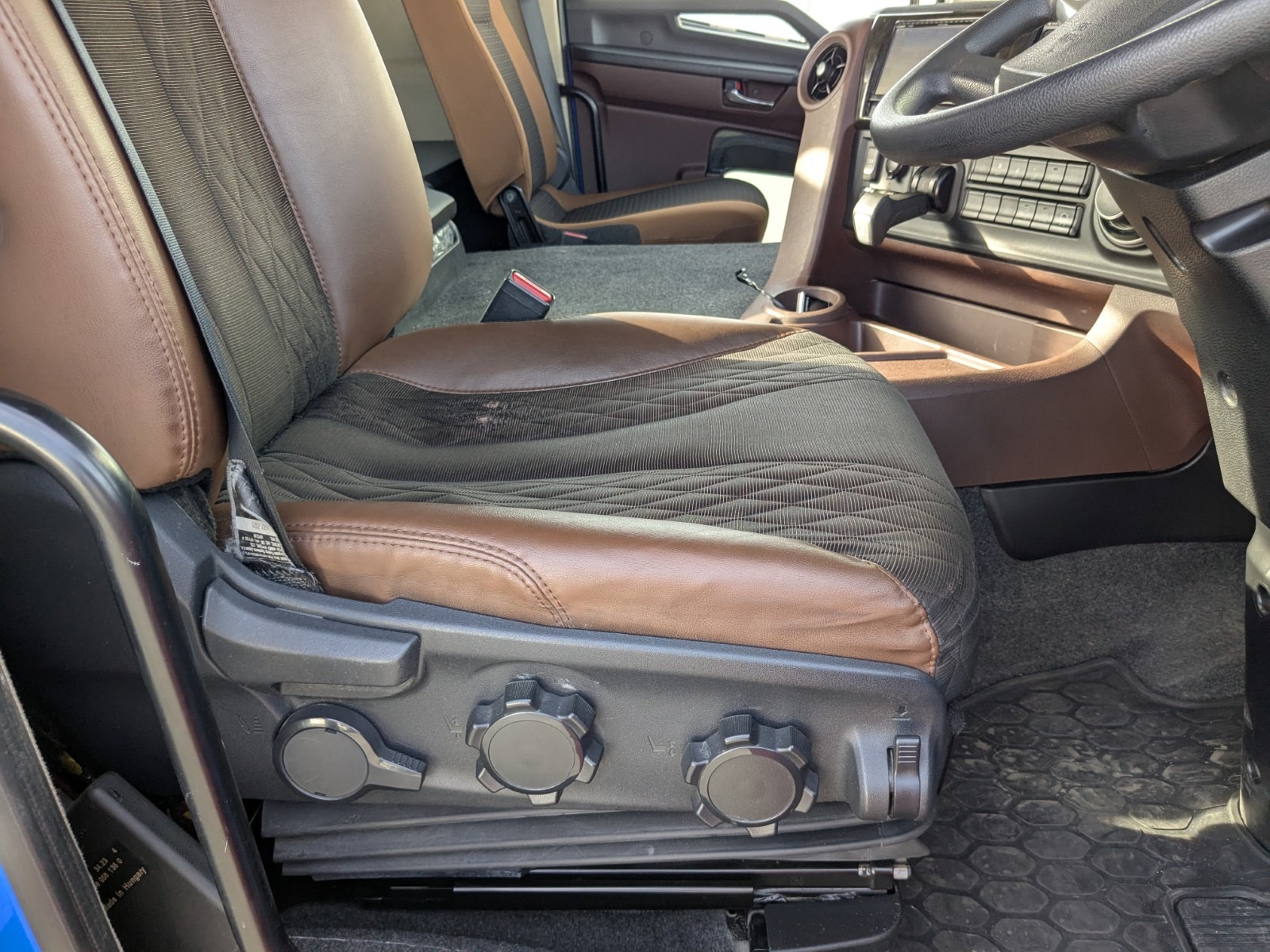 vehicle_image_20251224110408OcTWOcT0er.jpg