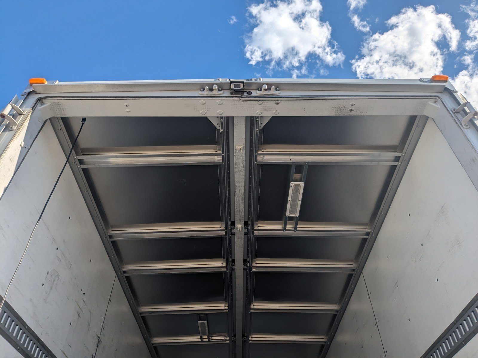 vehicle_image_20260602085113KGF2Xr95eU.jpg