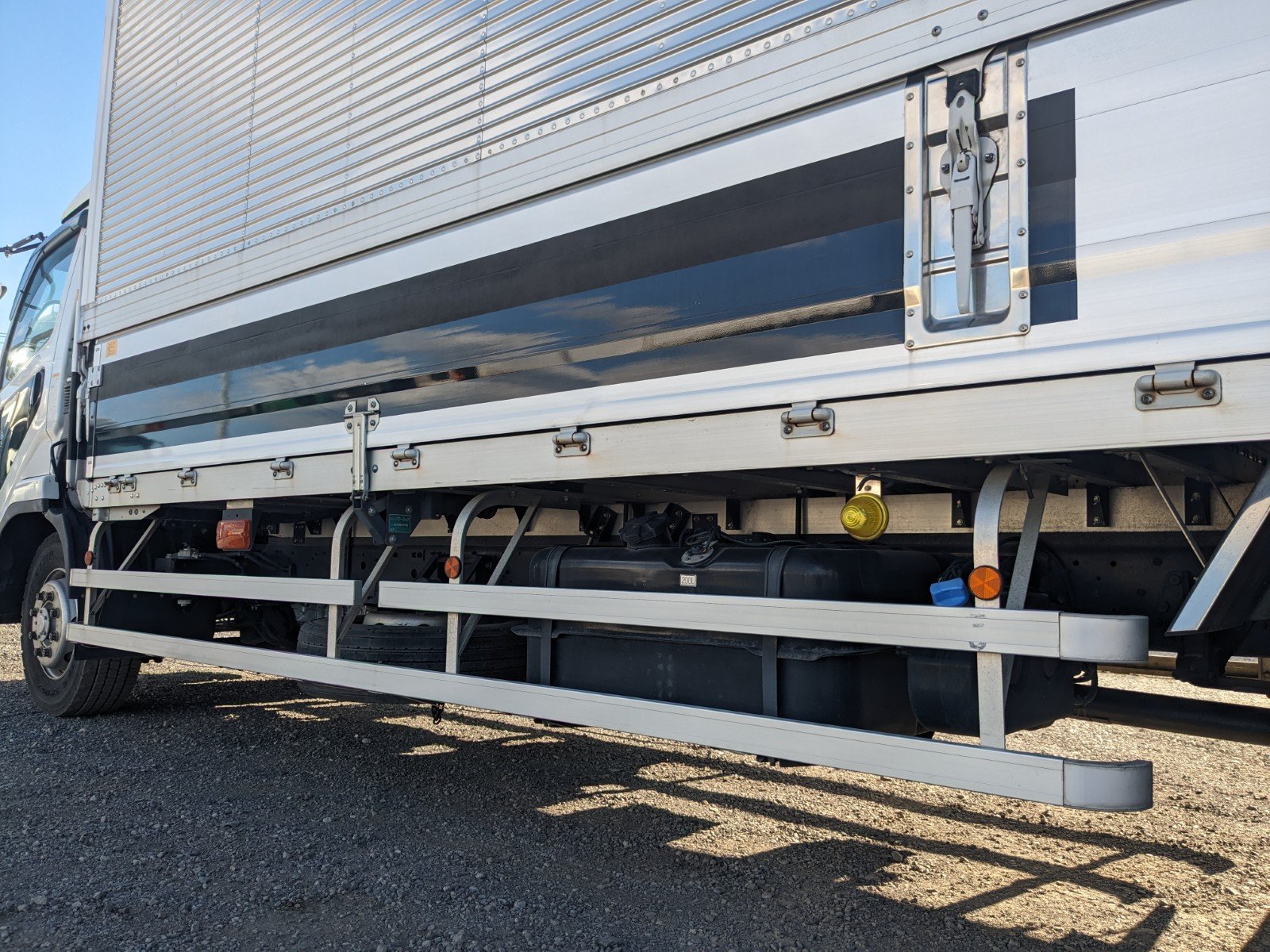 vehicle_image_20260602085113rnVubp3xX4.jpg