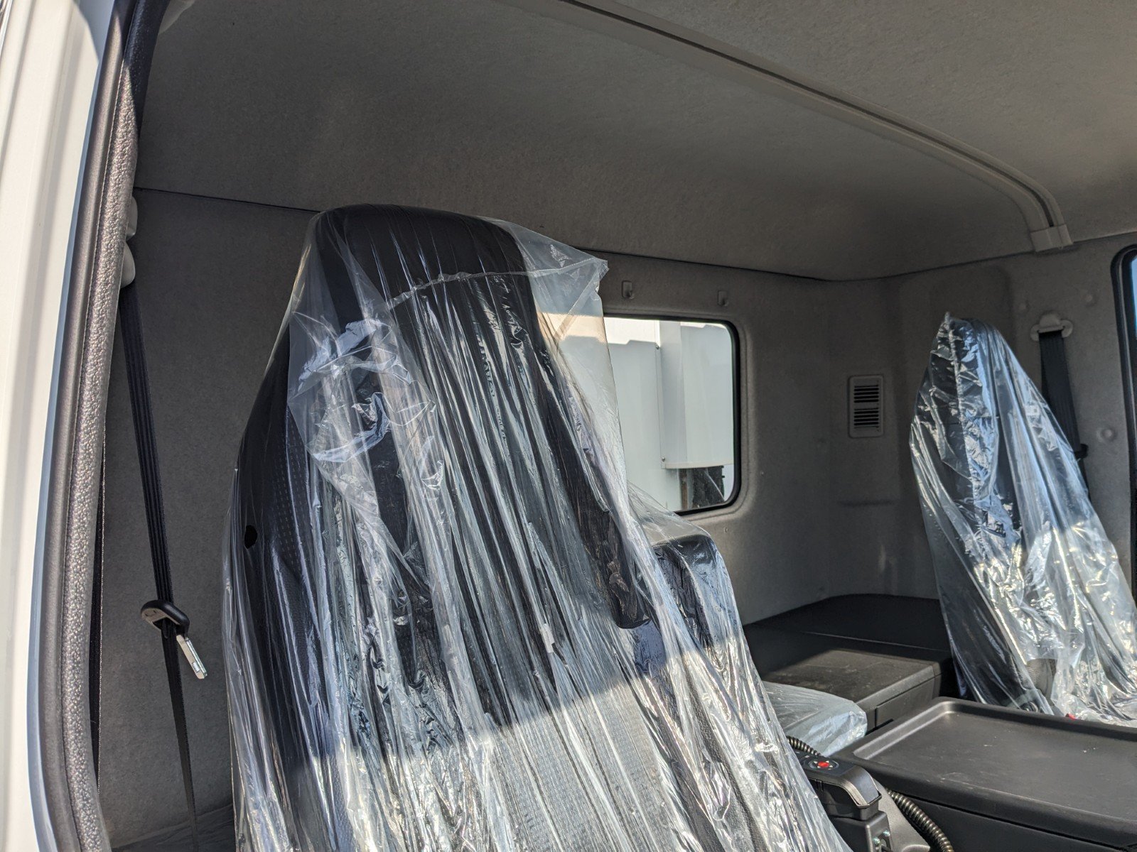 vehicle_image_20260205090948PIQOSL1Kj3.jpg