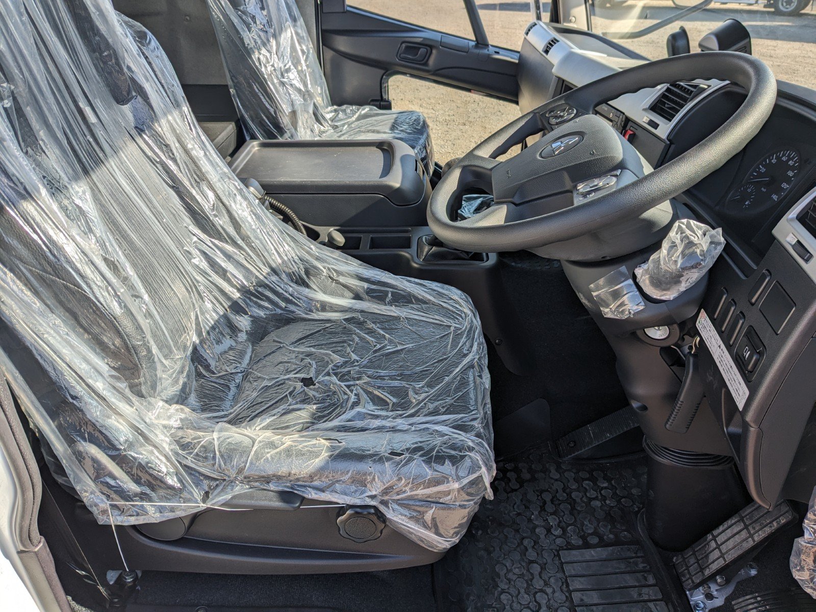 vehicle_image_20260205090948R6Sm8fs0GG.jpg