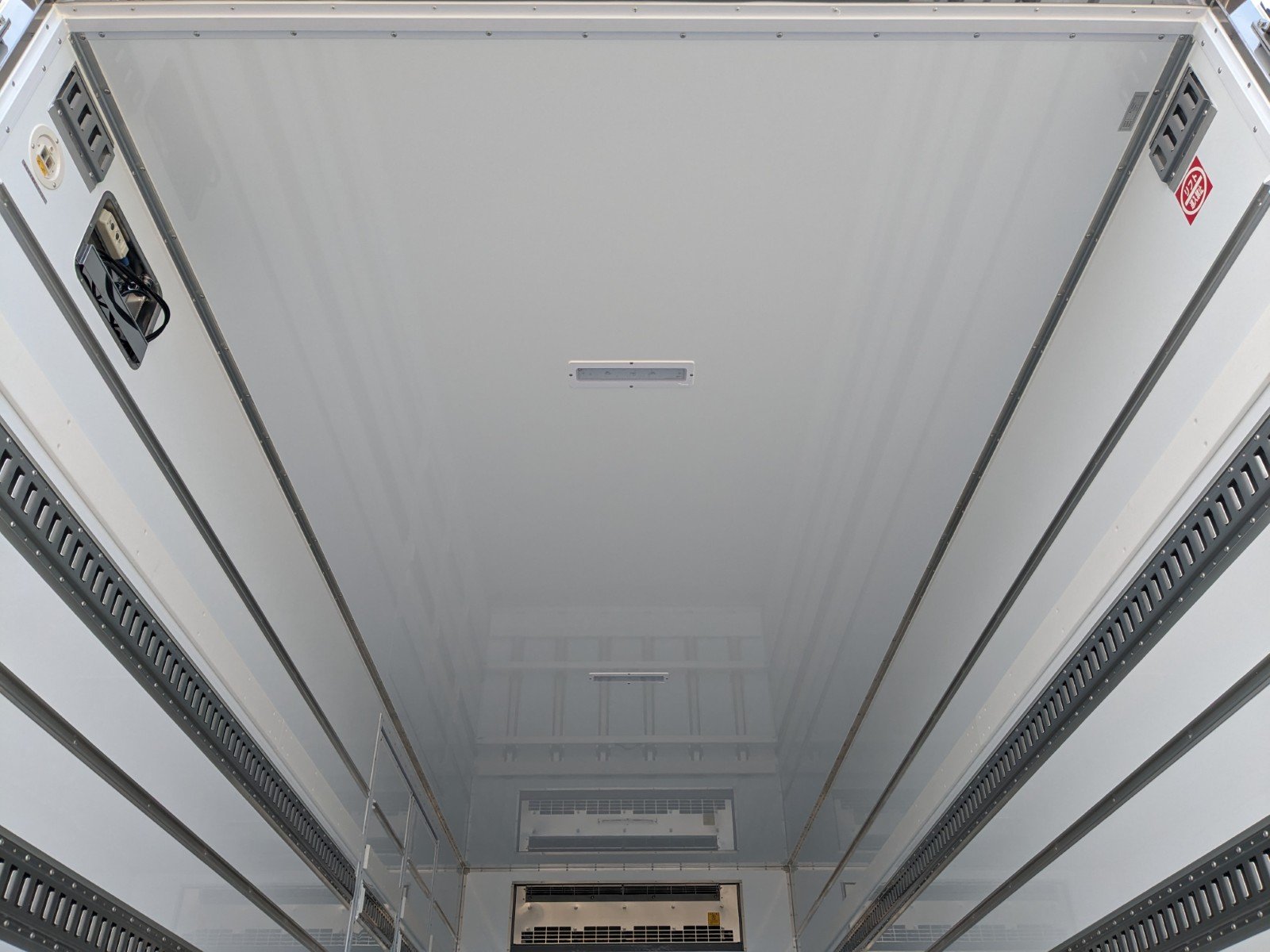 vehicle_image_20260207113555FOJvFVlzLD.jpg