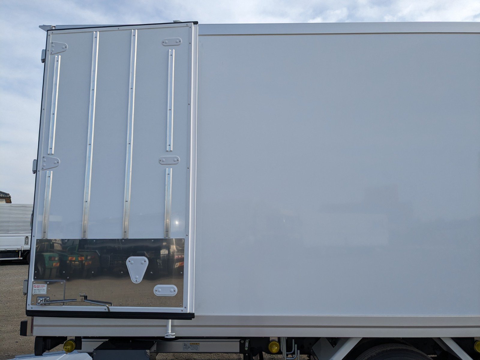 vehicle_image_20260207113555PgAFXVmH7B.jpg