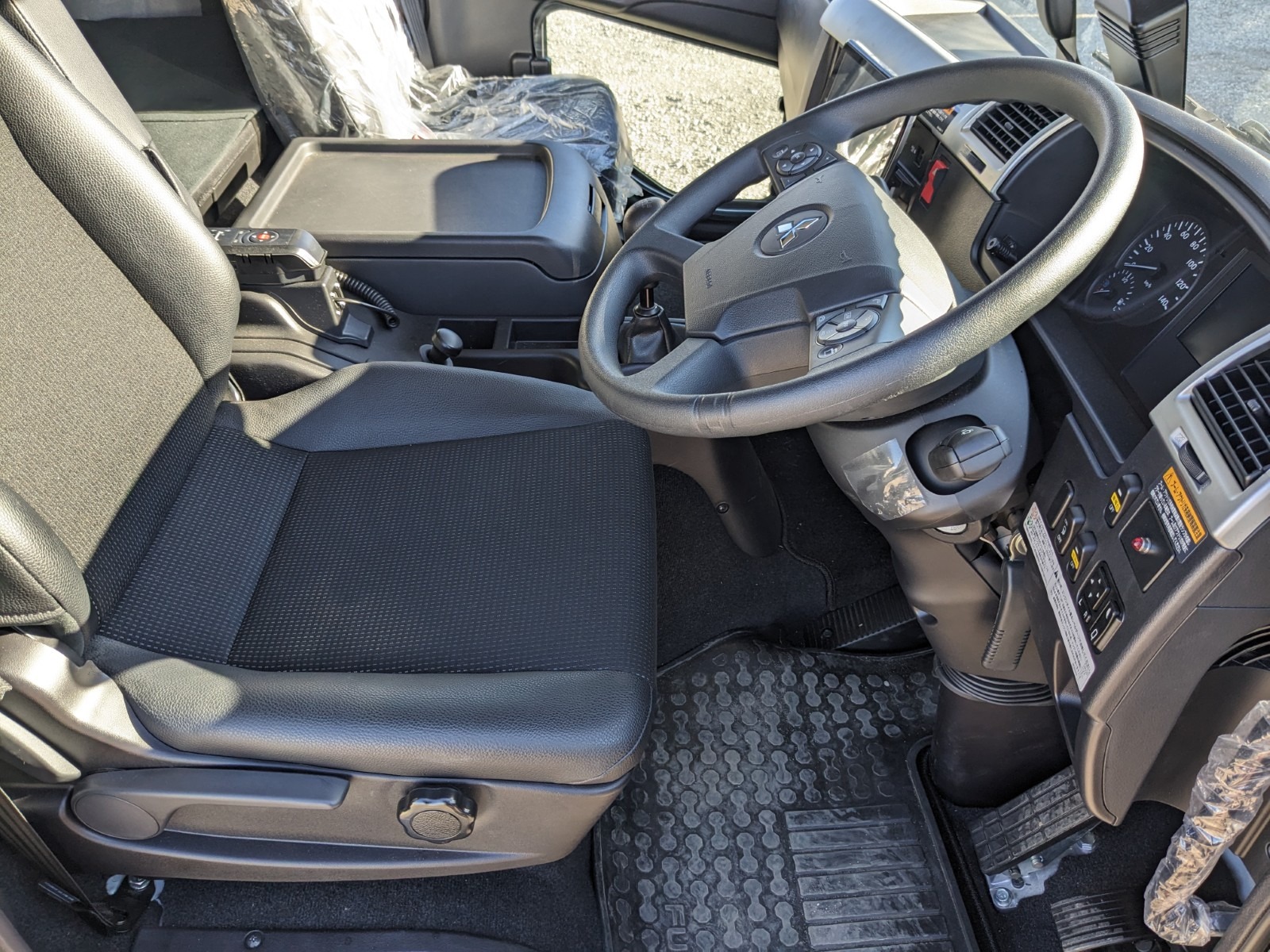 vehicle_image_20251222111822WnNJSOcBPE.jpg