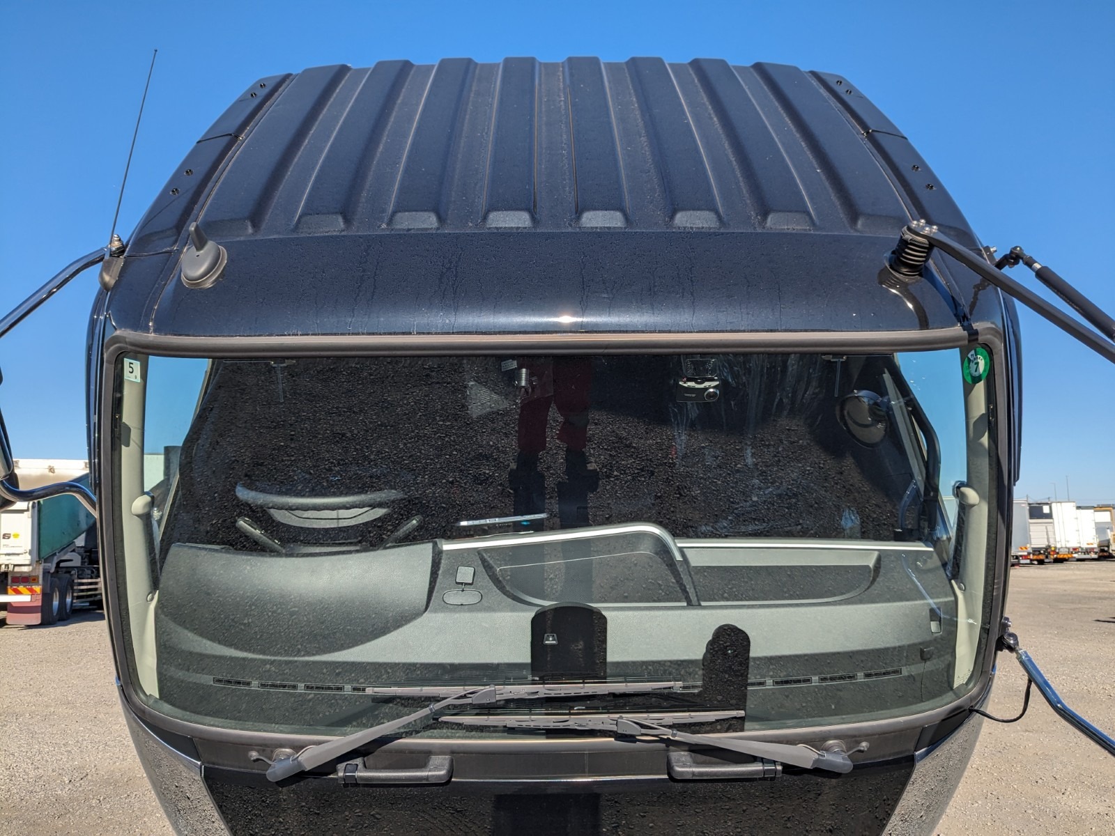 vehicle_image_20251222111822cHAQMmCETq.jpg