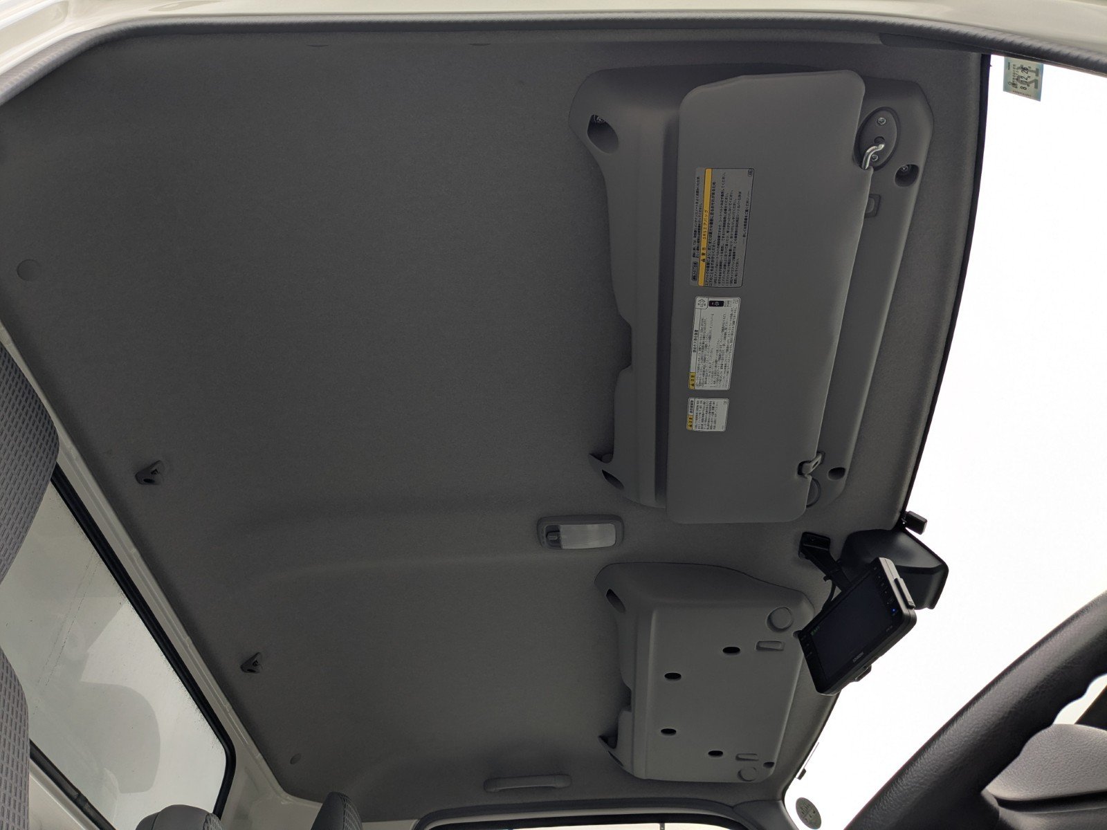 vehicle_image_20260120181730JfOsShkPxj.jpg