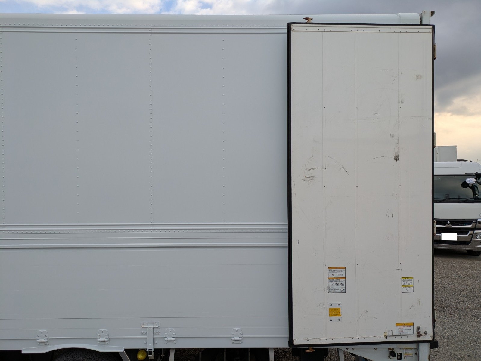 vehicle_image_20260109091342BCCqzATViX.jpg