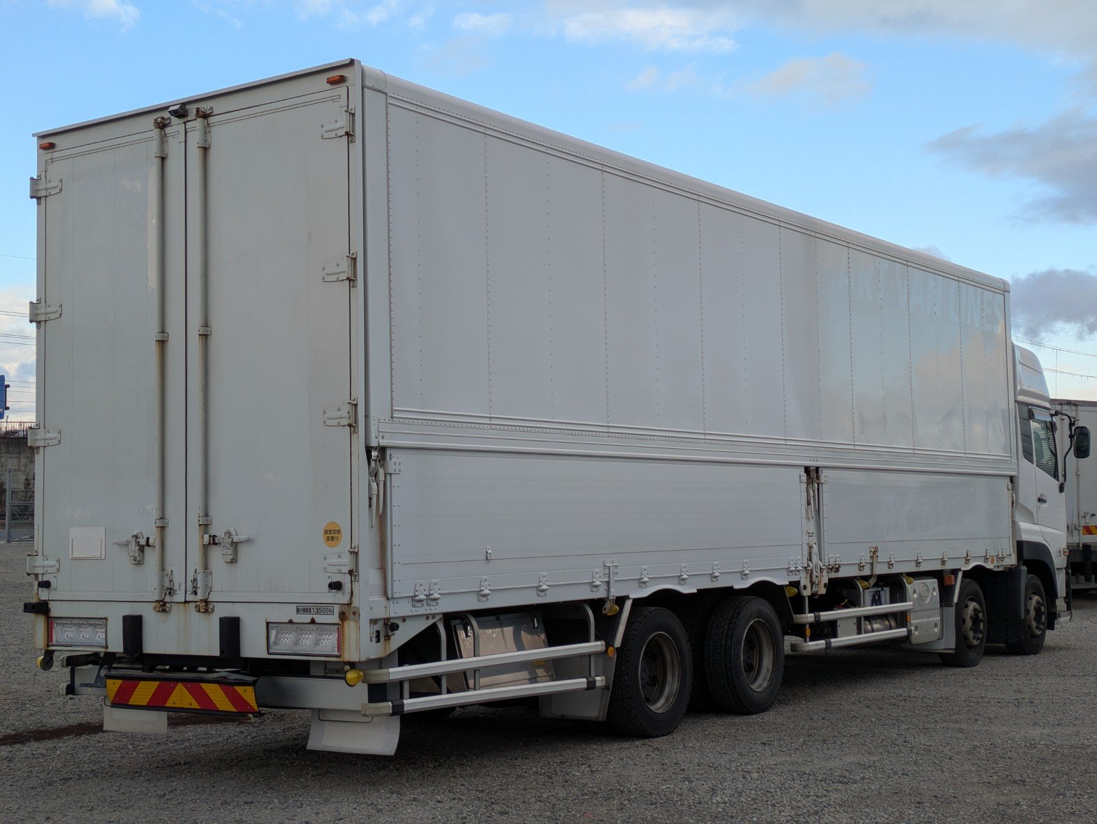 vehicle_image_20260109091342hR2CXWOn9i.jpg
