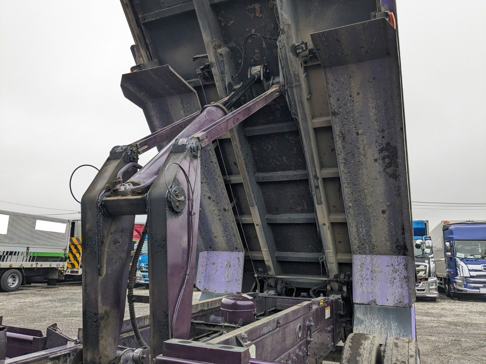 vehicle_image_20260107091123OQwK7pdxhx.jpg