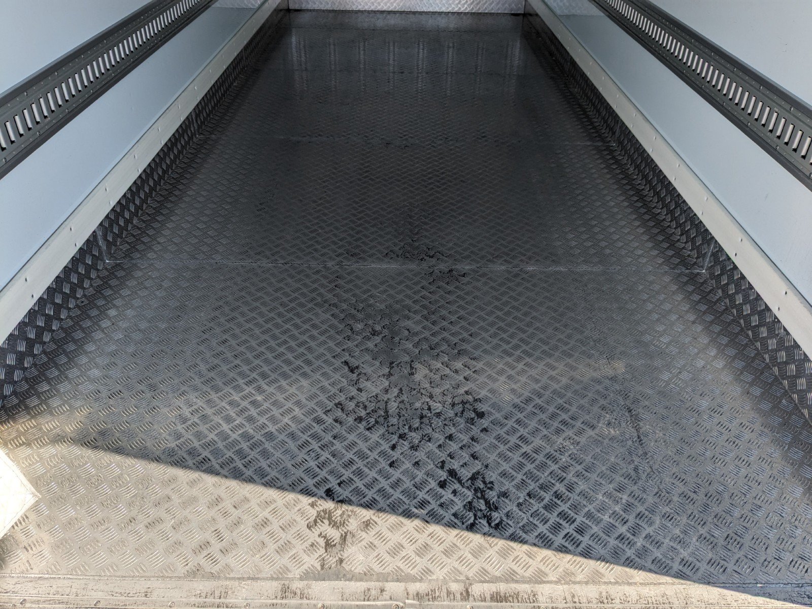 vehicle_image_202601301848566LjFPXDkT9.jpg