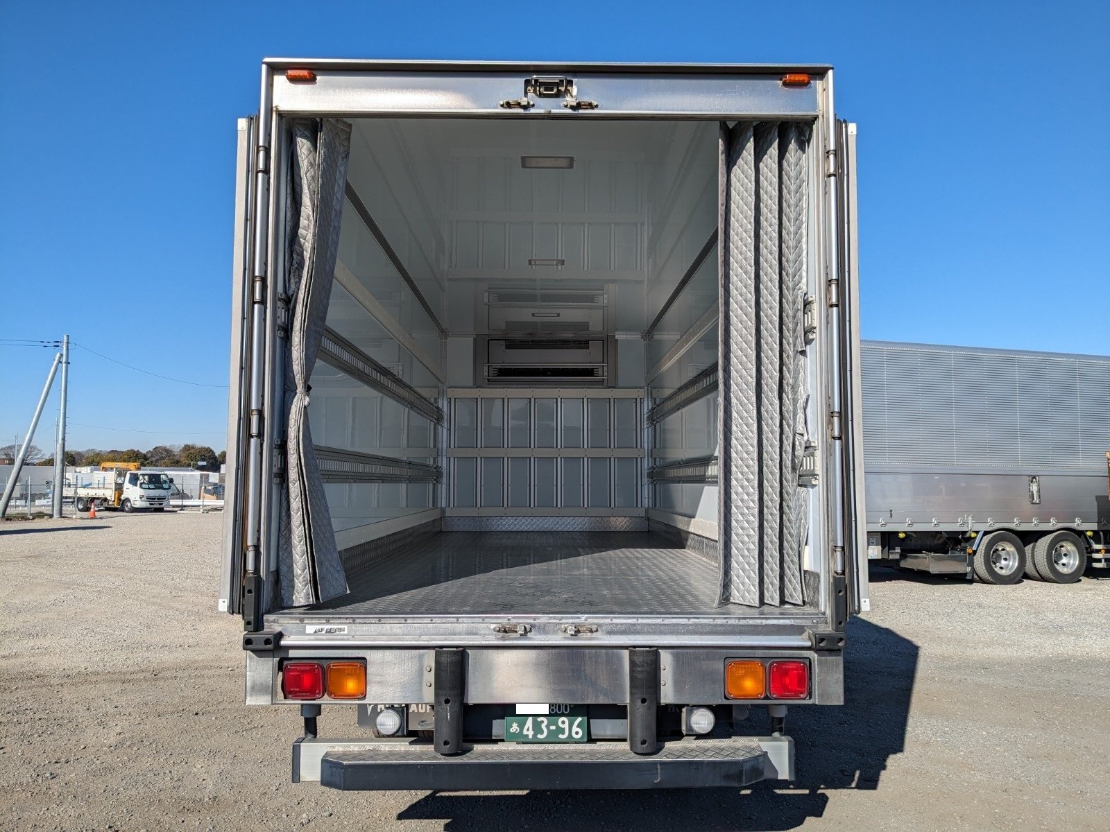 vehicle_image_20260130184856oJubcoZSYW.jpg