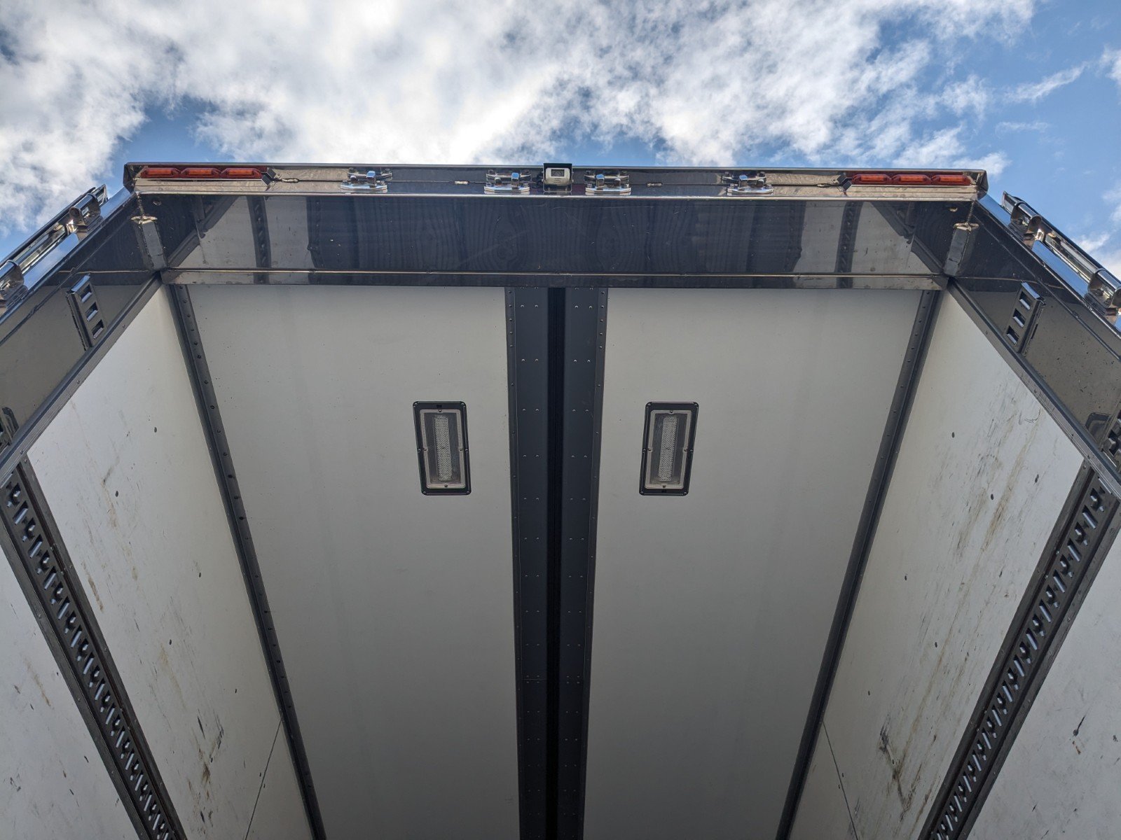 vehicle_image_20260309162512us5oHFBaOn.jpg