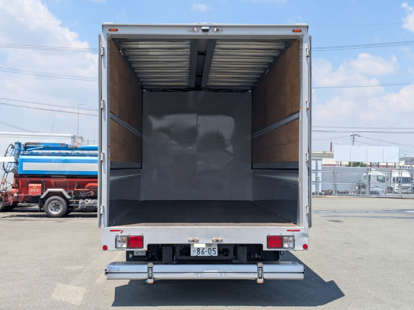 vehicle_image_20260601101348tq5wQmkNUV.jpg