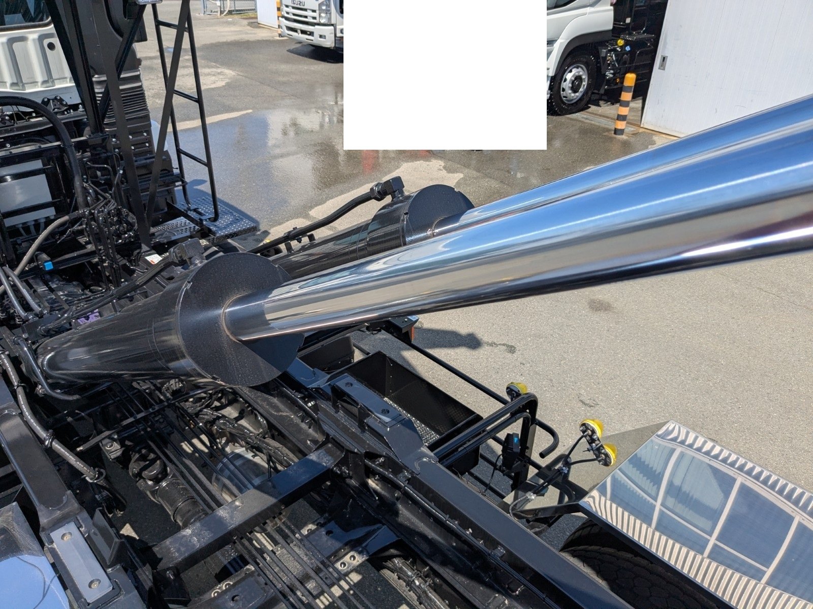 vehicle_image_20260409183048K4BbNCKB76.jpg