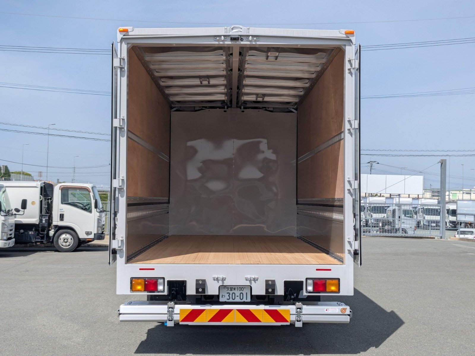 vehicle_image_20260423183612E6lzO4vis0.jpg