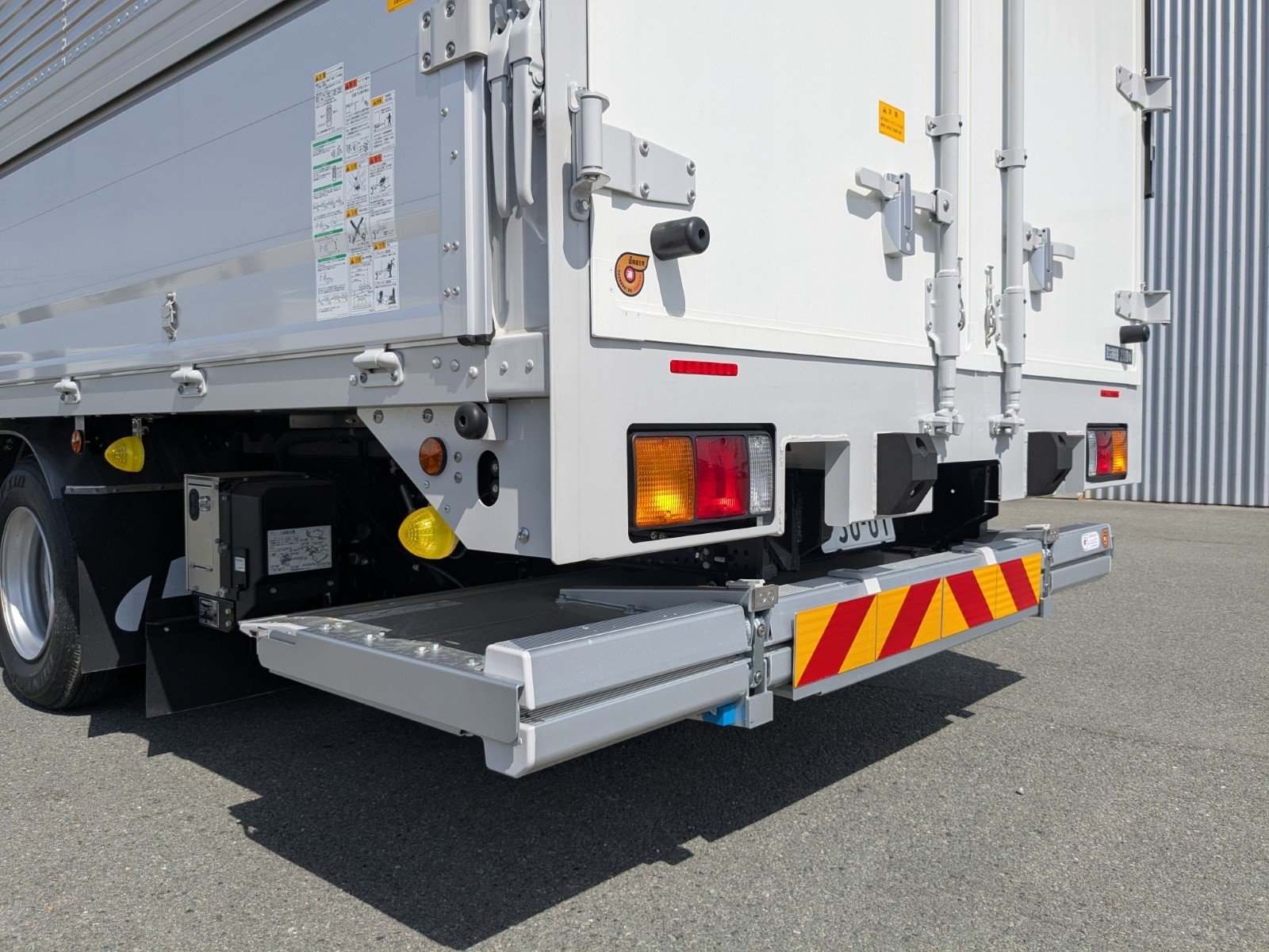 vehicle_image_20260423183612sdySPTLS2F.jpg