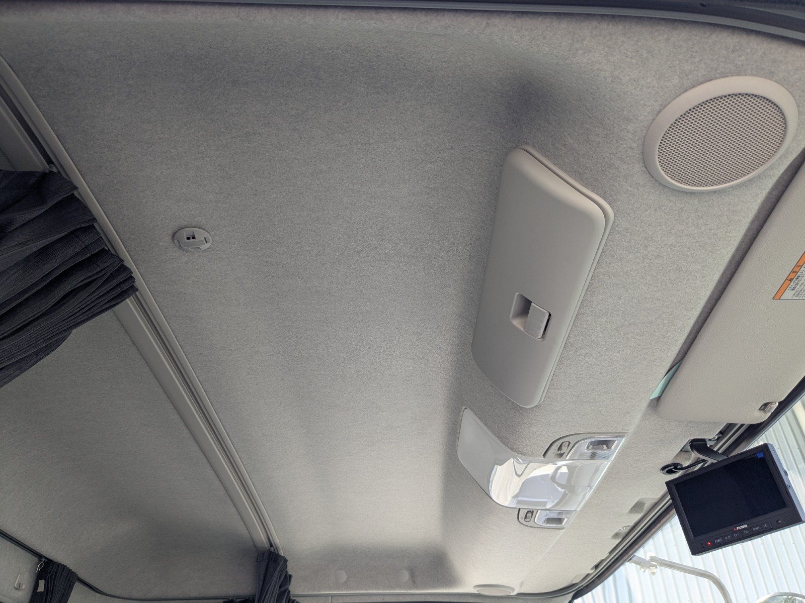 vehicle_image_20260422135635hyfAfwwnxM.jpg