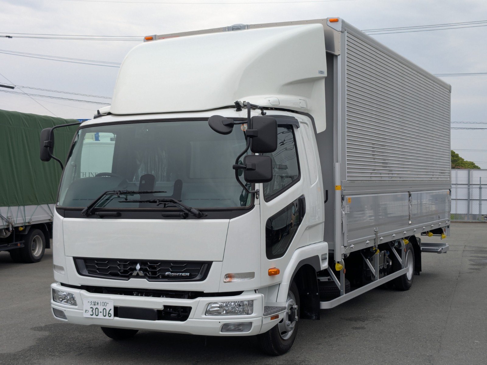 vehicle_image_202604221345511MeKBb0GdU.jpg