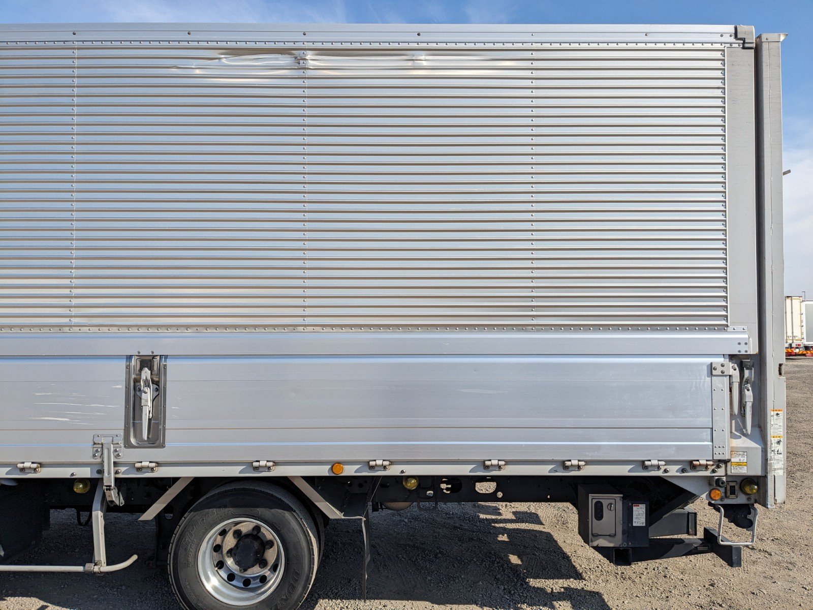 vehicle_image_20260207112041RWQu8QnbSY.jpg