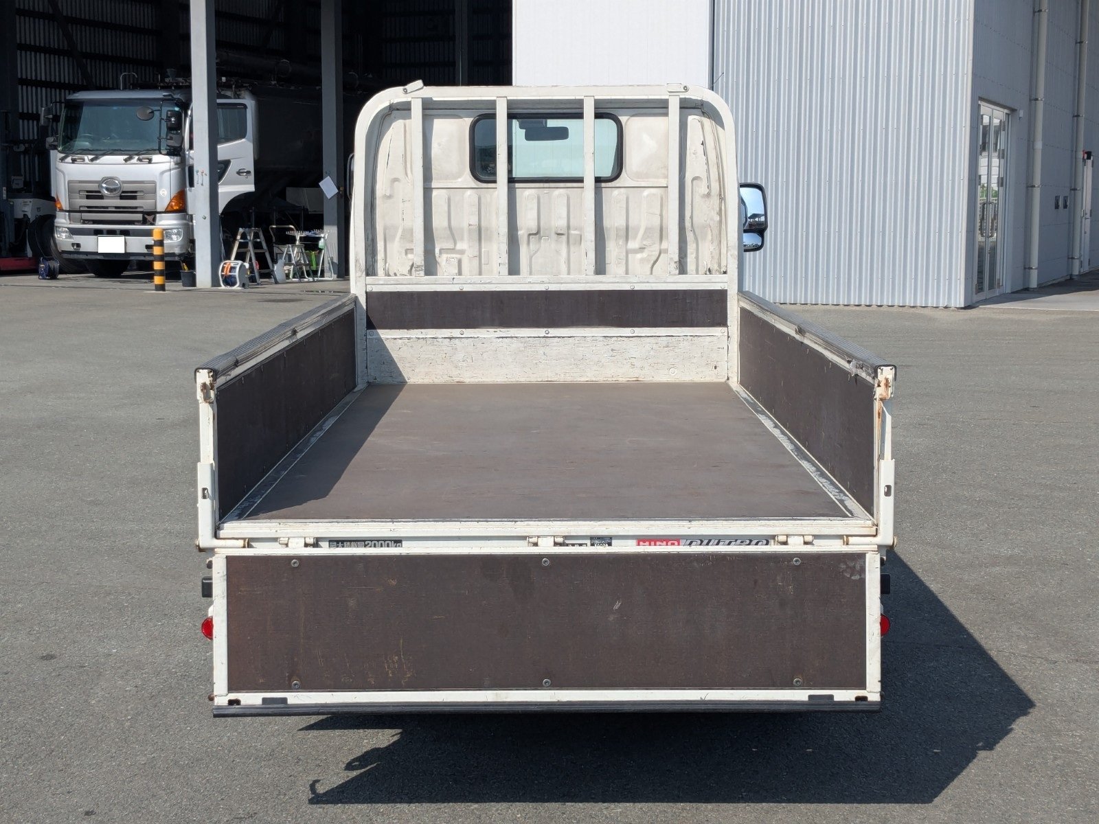 vehicle_image_20260216082552A27zUtdVap.jpg