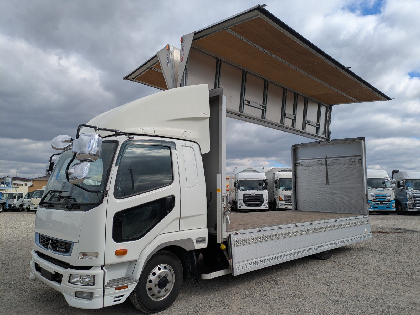 vehicle_image_20260204175425pvKsm0z0kB.jpg