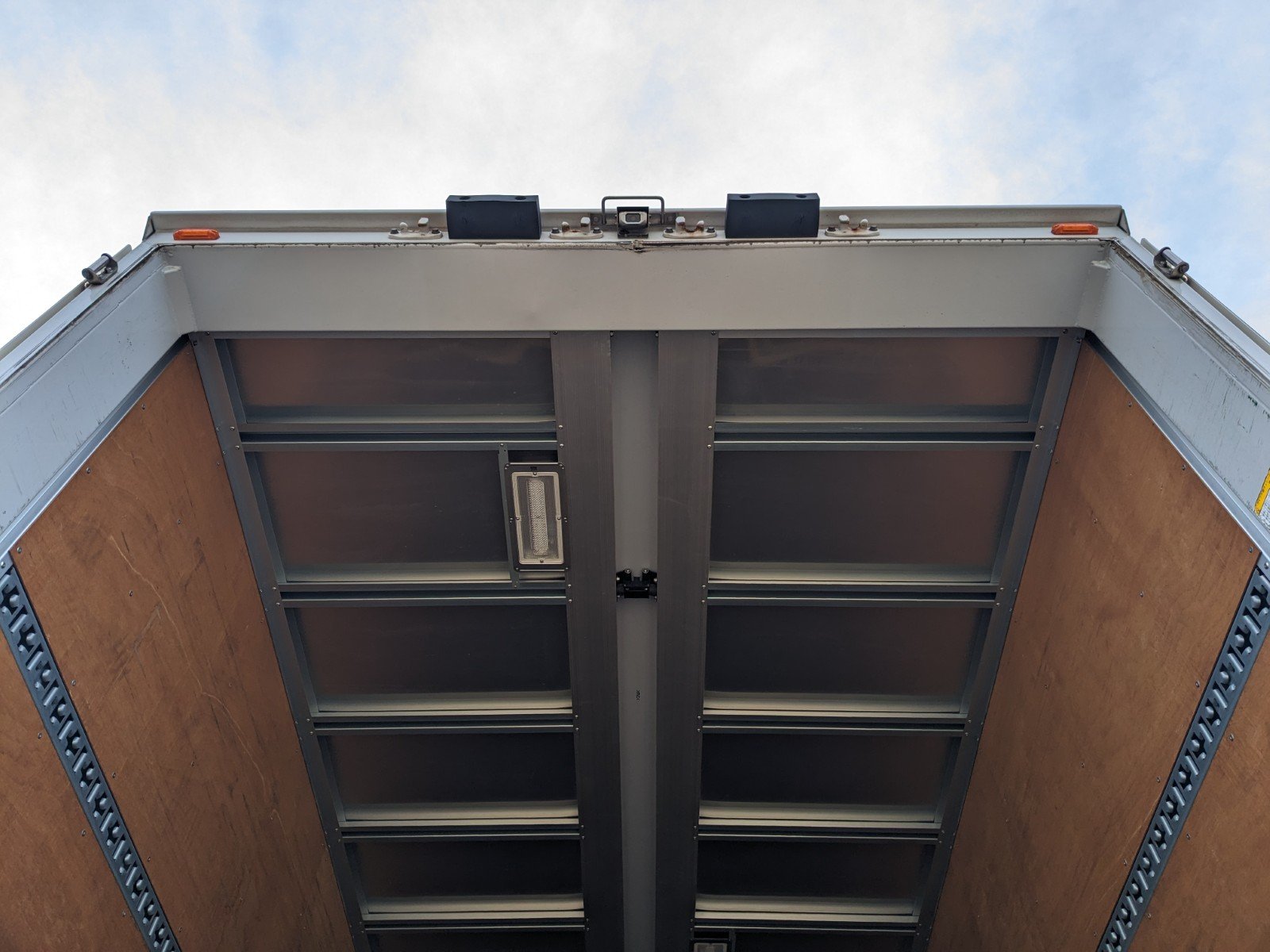 vehicle_image_202602121000334prm8C2asd.jpg