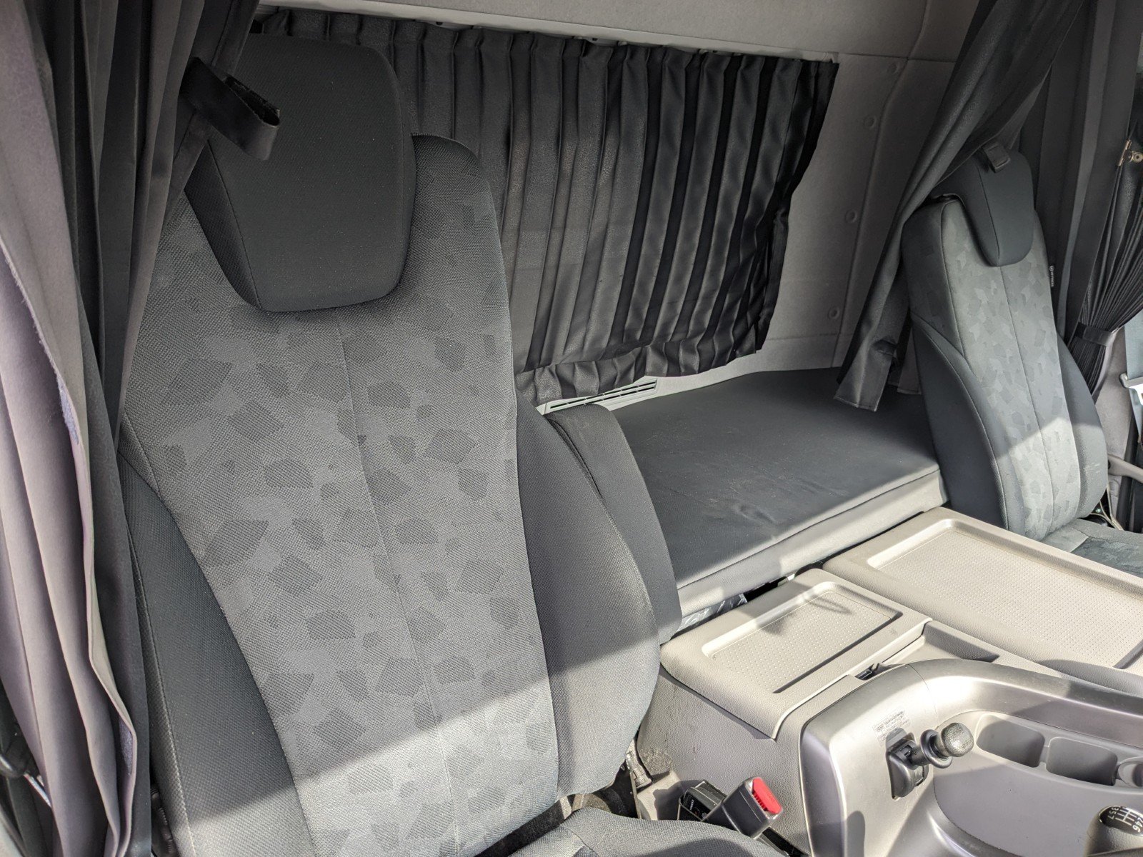vehicle_image_20260212100033wlvZfW5ZRb.jpg