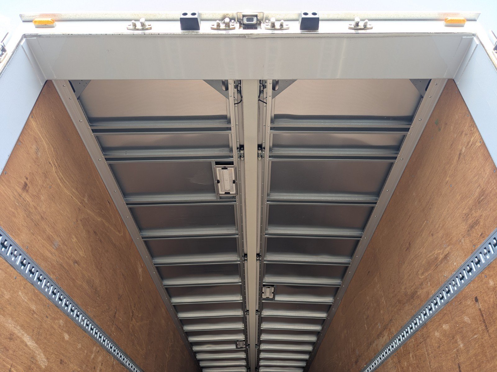 vehicle_image_20260120183943JClg4viI6Q.jpg