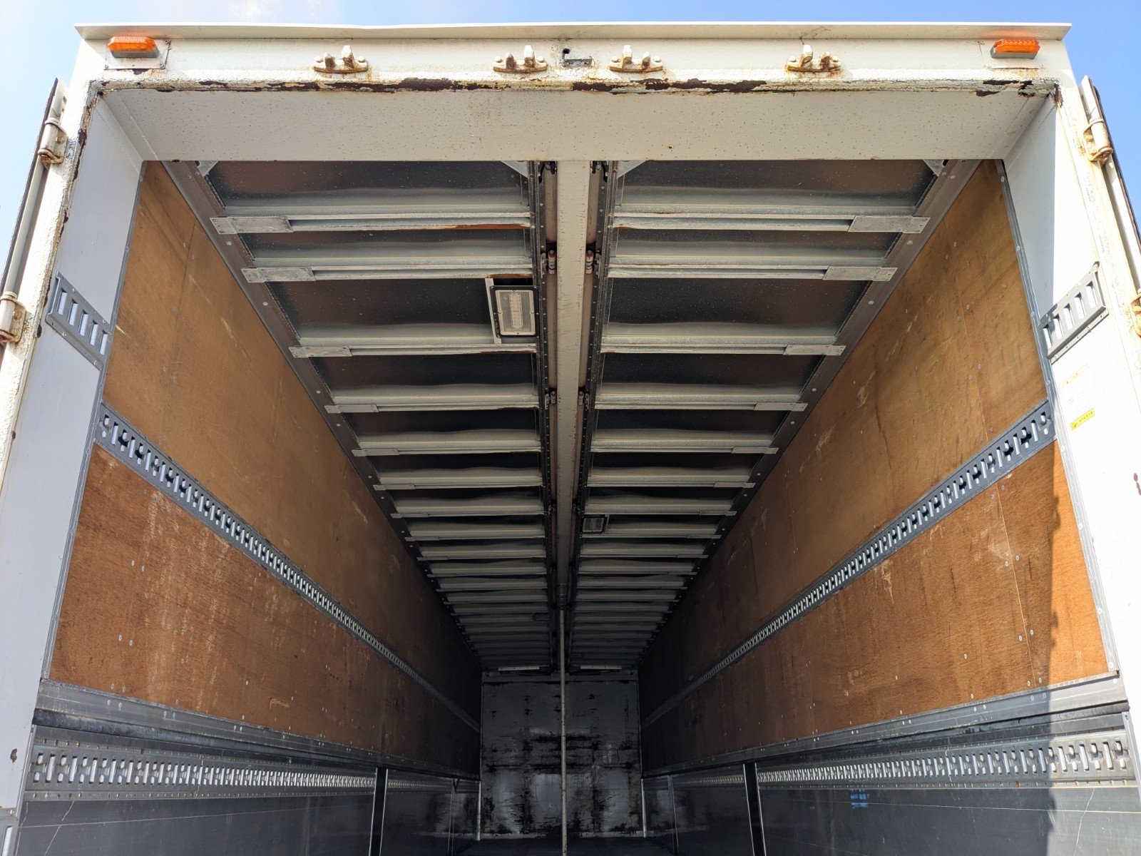 vehicle_image_20260213093952IxbnZFkbW8.jpg