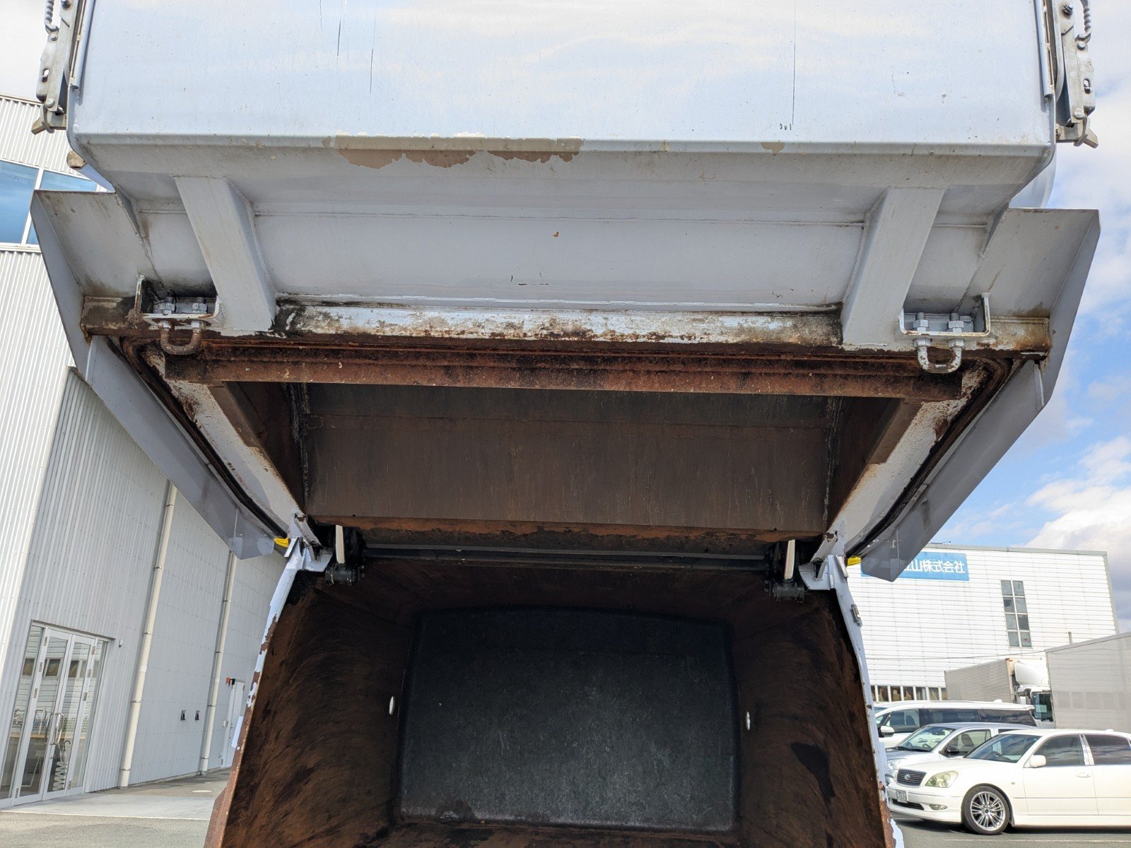 vehicle_image_20260126085011lB433rIhl9.jpg