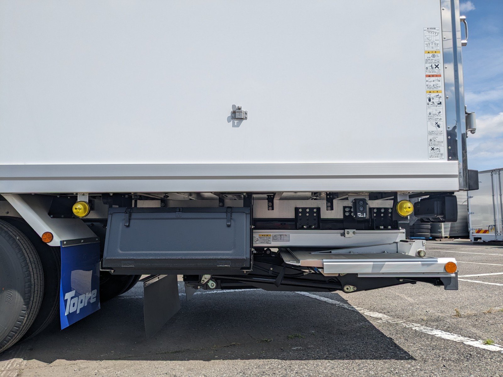 vehicle_image_20260612111407lkgPz2A7ax.jpg