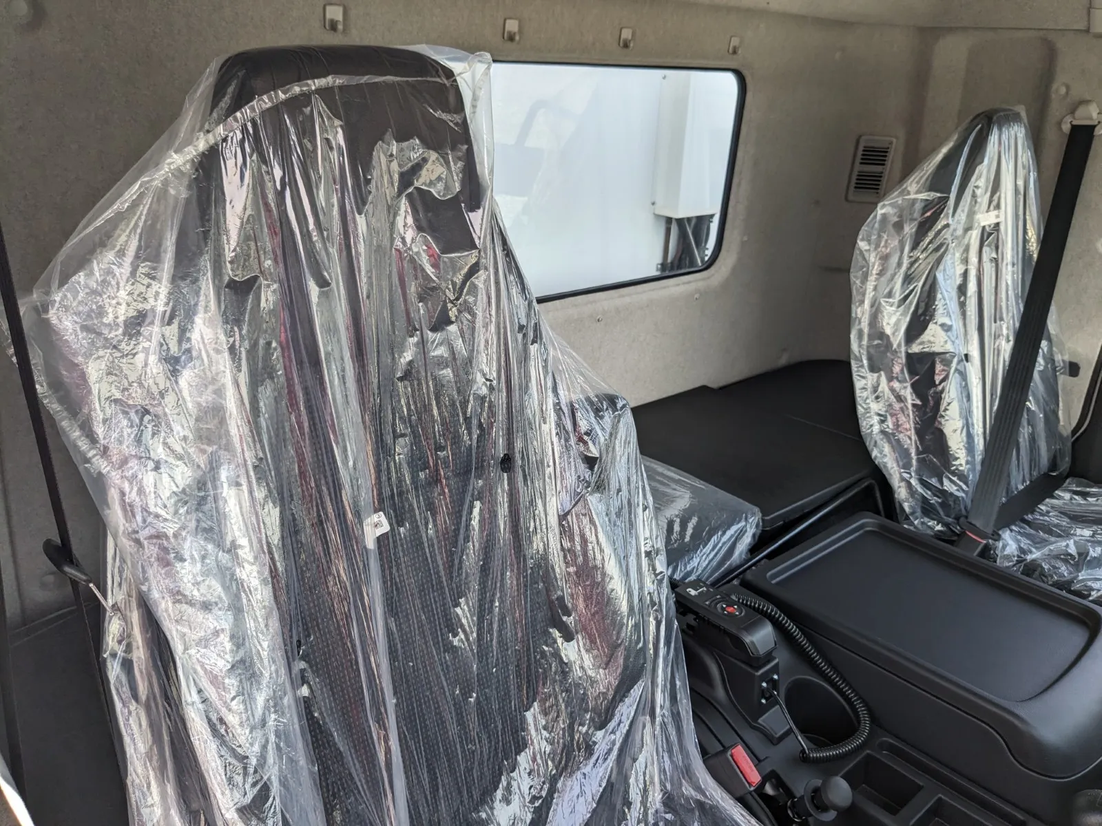 vehicle_image_20260619105436OTZ8ET8vUe.webp