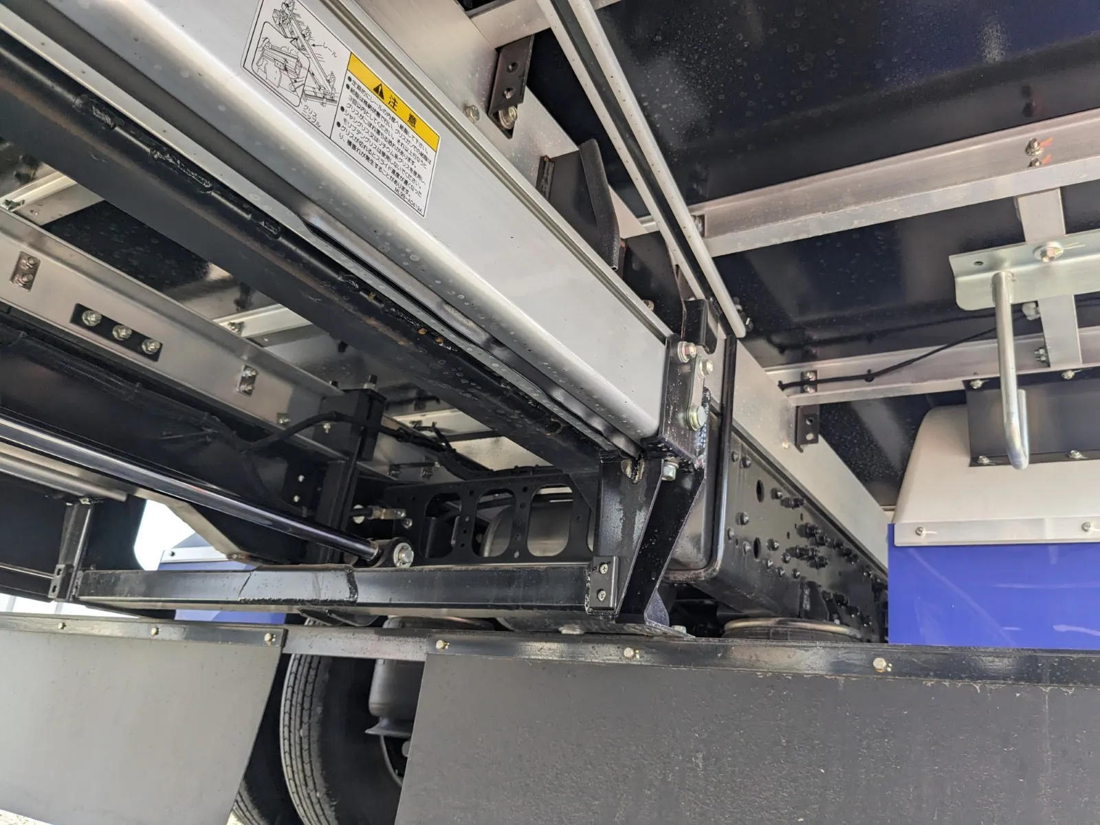 vehicle_image_20260619105436Q8WJQg3lqT.webp