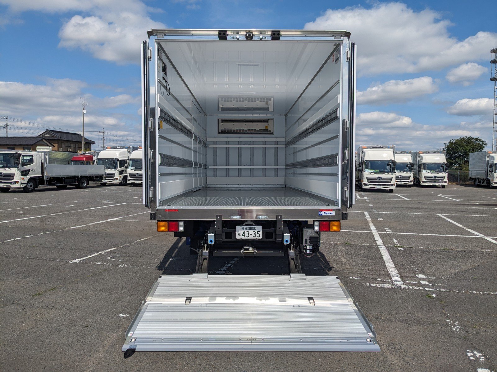 vehicle_image_20260612103408HWgX9OtWQf.jpg