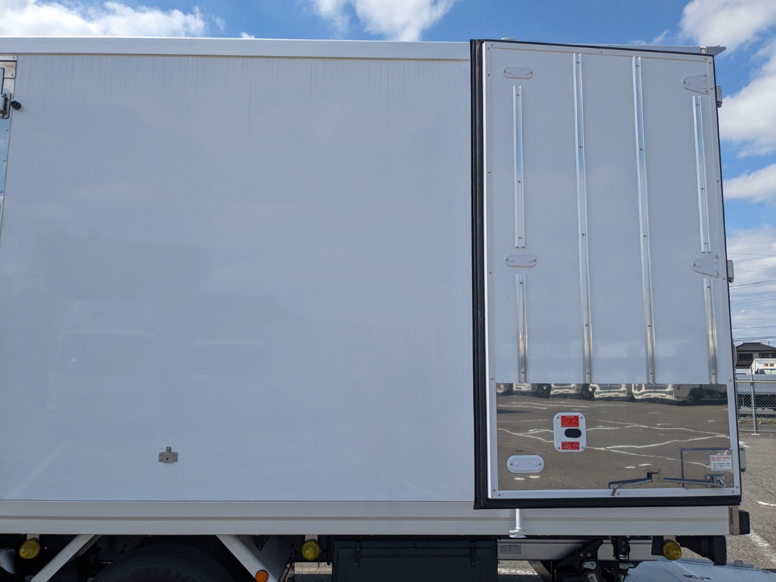 vehicle_image_20260612103408ouD6MsnJhh.jpg