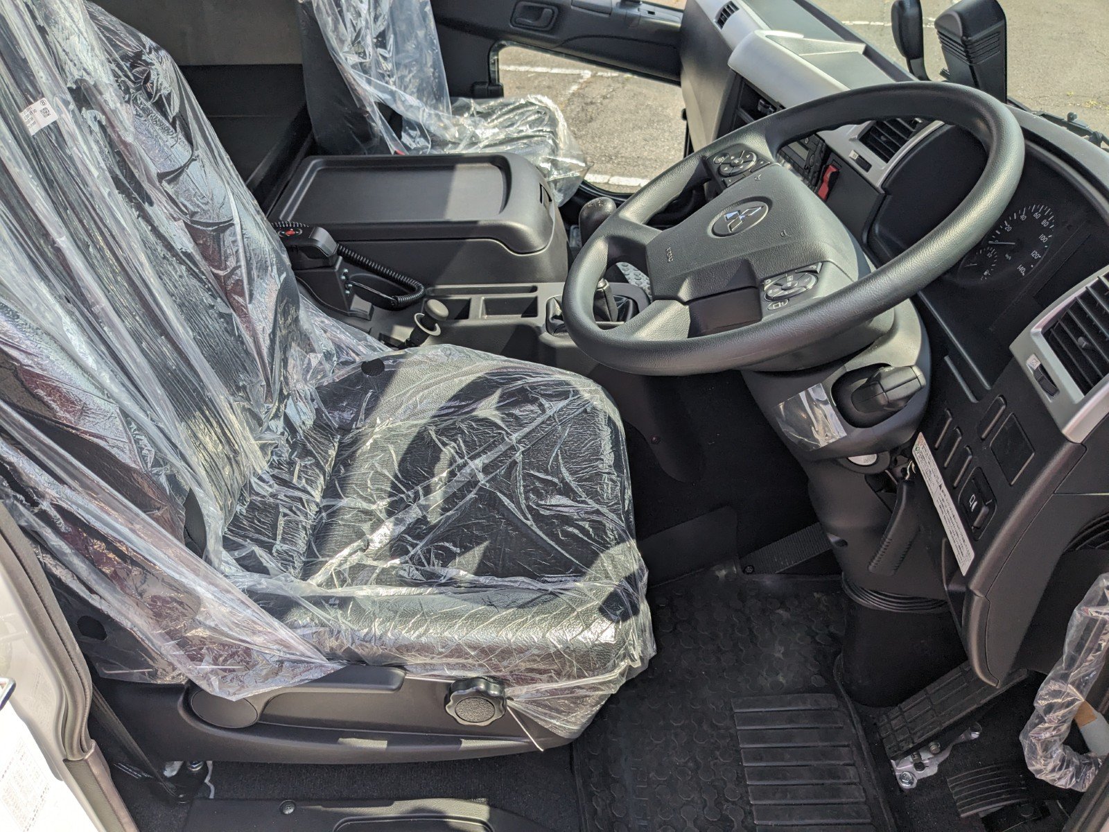 vehicle_image_20260612103408r8zZHTYNLP.jpg